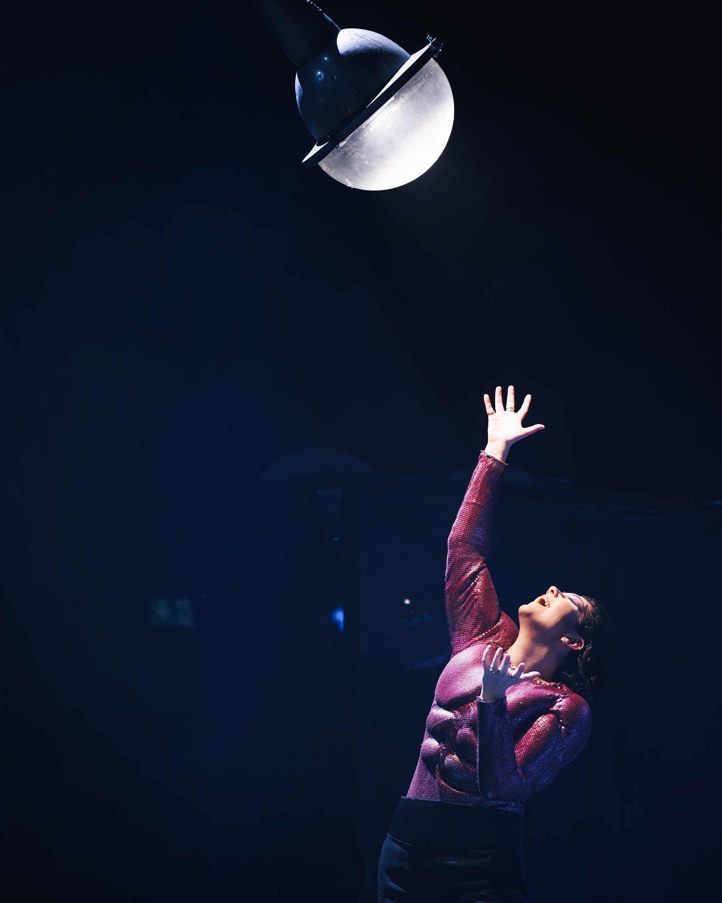 ⭐️⭐️⭐️ #Alcina is back for 4 more shows @gaertnerplatztheater 🔛 9 | 13 | 17 | 19 APRIL!

If my muscles don't convince you to come - maybe some reviews will 😎💕

⭐️⭐️⭐️
&raquo;Hochgewachsen und mit hohem, virtuos gef&uuml;hrtem Mezzo ausgestattet, i