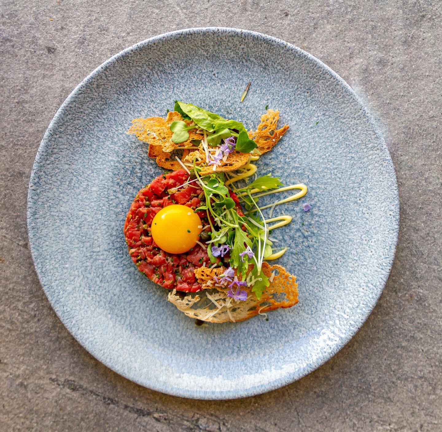 A bold menu statement with a splash of colour that speaks to summer, lighter diets and longer lunches. 
 
The Chalmar Steak Tartare has made its way onto our summer menu and is a big hit with all steak-lovers. 
 
Dish details: 📝
 
Chalmar Steak Tart