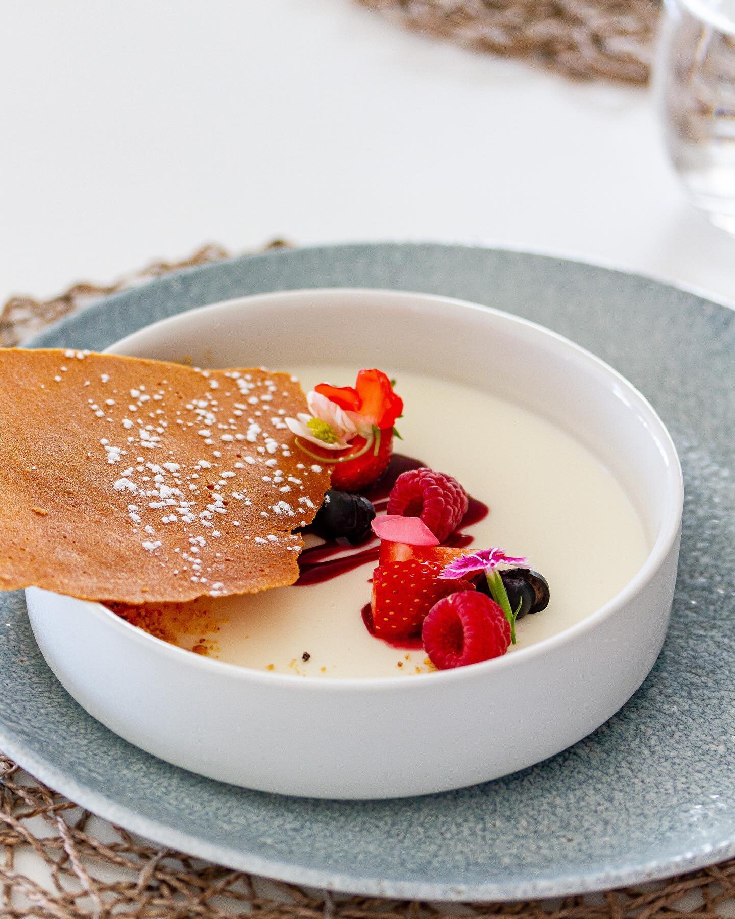 &ldquo;You can't buy happiness, but you can buy dessert and that's kind of the same thing.&rdquo; 
 
Ending on a sweet and memorable note, the Yoghurt Panna Cotta is served with fresh berries, berry coulis, shortbread crumbs and tastes even better (i