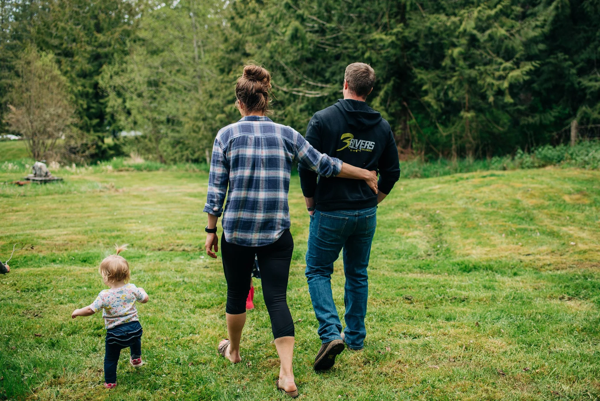 What to Wear for Family Photos (A Simple Guide)