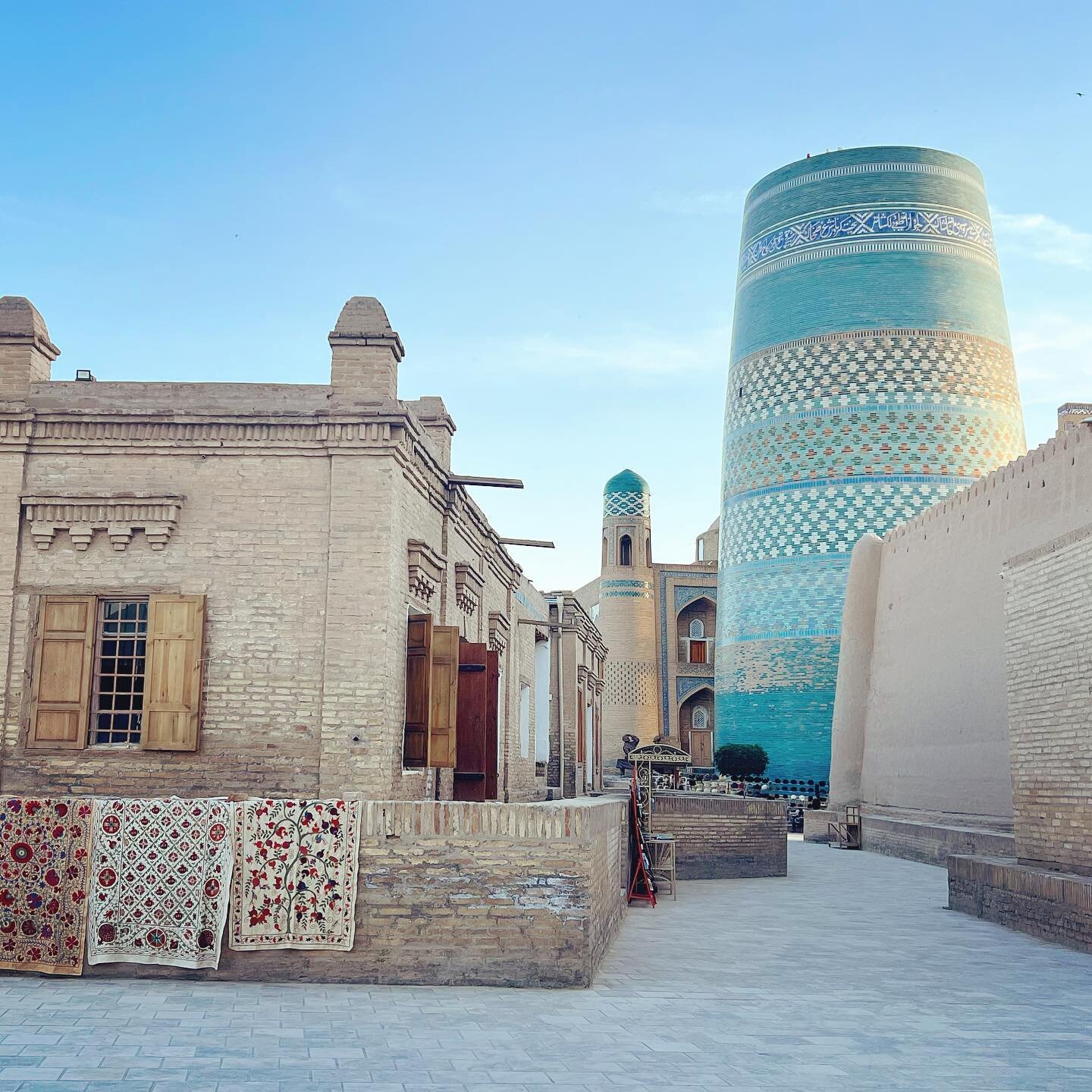 Scenes from Khiva, Uzbekistan 🇺🇿 

Located in the Khorezm Region, in the west of the country and almost at the border with Turkmenistan, is Khiva, one of Central Asia&rsquo;s oldest cities, founded in the 5th century B.C. 

Today, the Ichan Kala, o