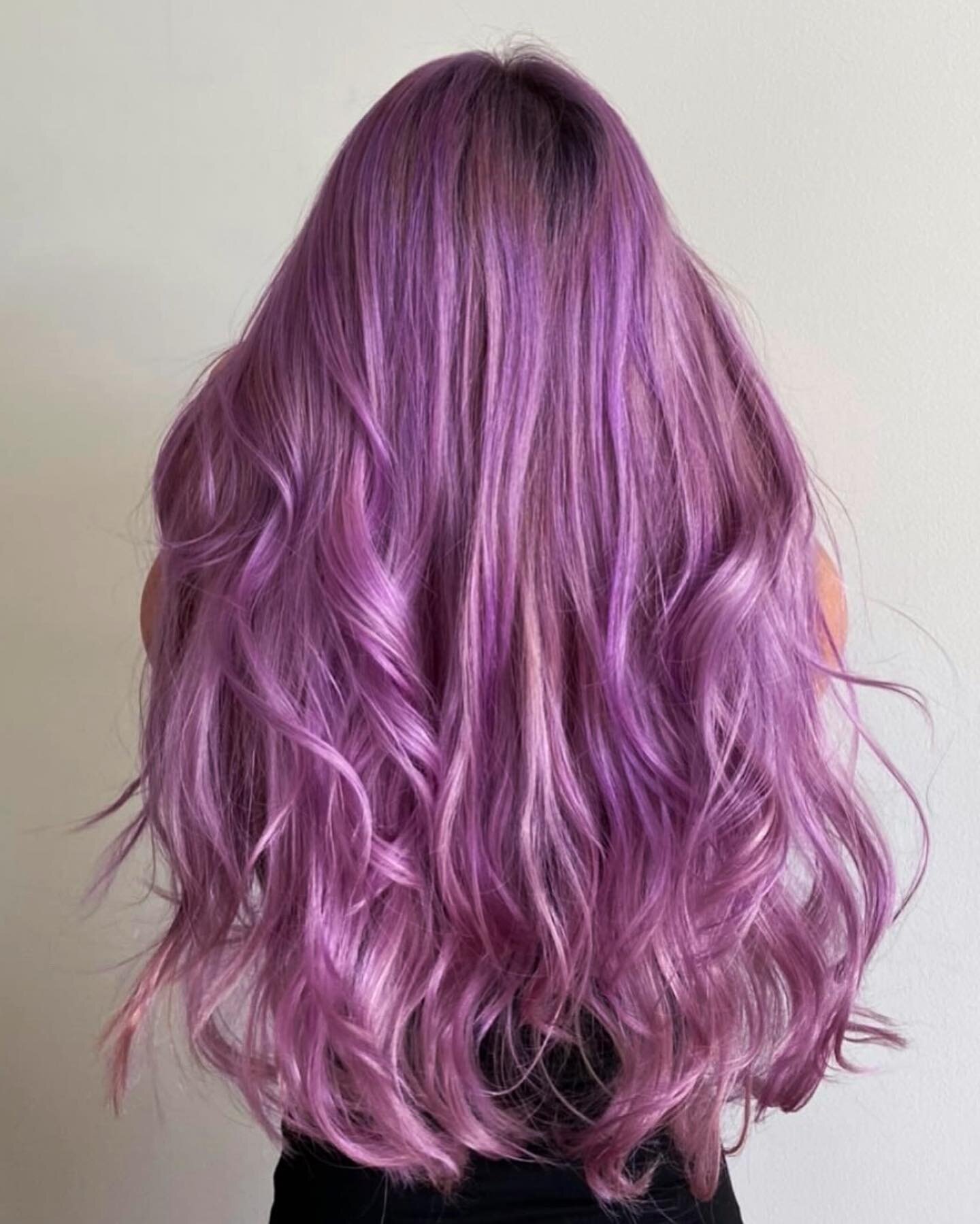 A unicorn moment 🦄
____________________

I am currently on my maternity leave! If you have questions feel free to message me, and I will get back to you asap! 💕
.
.
.
.
.
.
@solaserramonte @serramontecenter @visitdalycity 
#balayage #babylights #fo