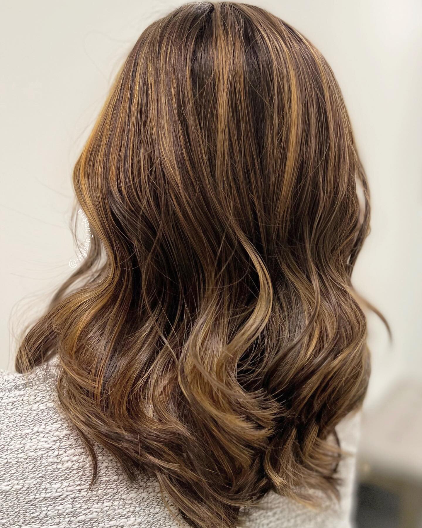 Happy Mother&rsquo;s Day!! 🤎
_______________

I am currently on my maternity leave! If you have questions feel free to message me, and I will get back to you asap! 💕
.
.
.
.
.
.
#happymothersday 
#balayage #babylights #foilyage #fanola #babyhighlig