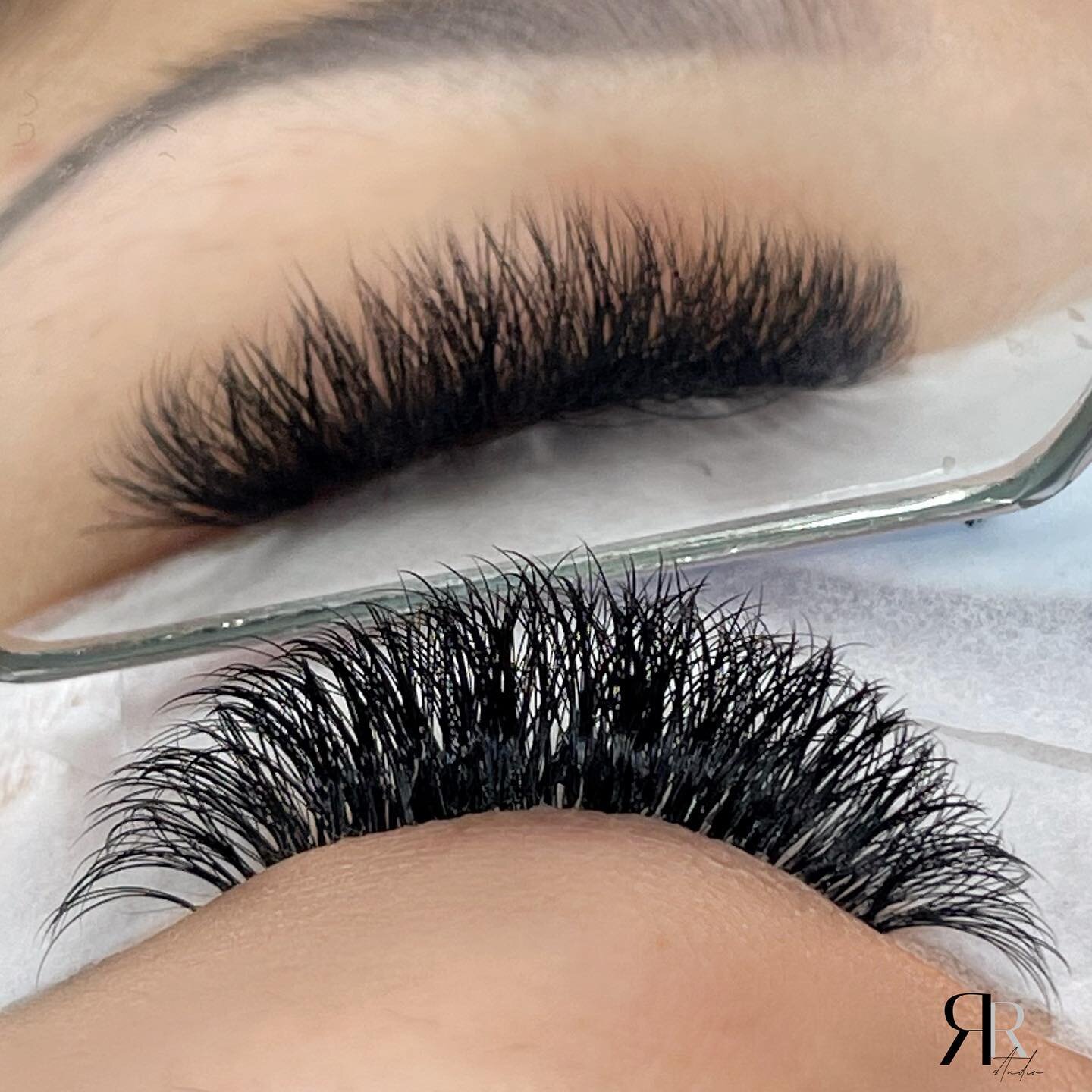 Volume😇
.
.
.
.
.

#bayarealashartist #bayarealashextensions #bayarea #lashgame #sanfrancisco #dalycitybeauty #dalycitylashes #dalycitylashartist #lashtech #lashartist #volumelashextensions #russianvolume
#classiclashextensions #sanjoselashes #burli