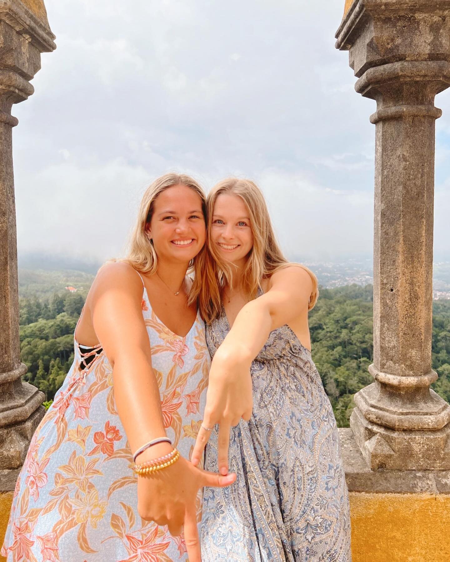 missing our abroad girlies like crazy, but love living vicariously through their adventures! 🌍🤍