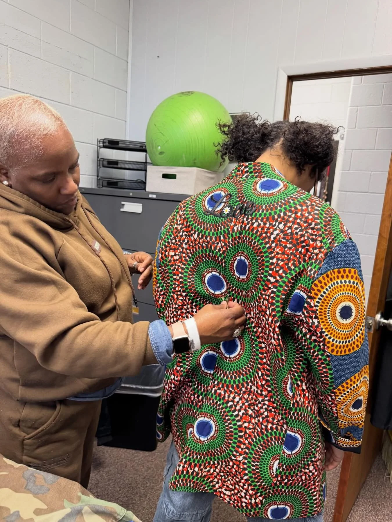 Be Your Own Vision (Vision Boarding Upcycling Workshop)