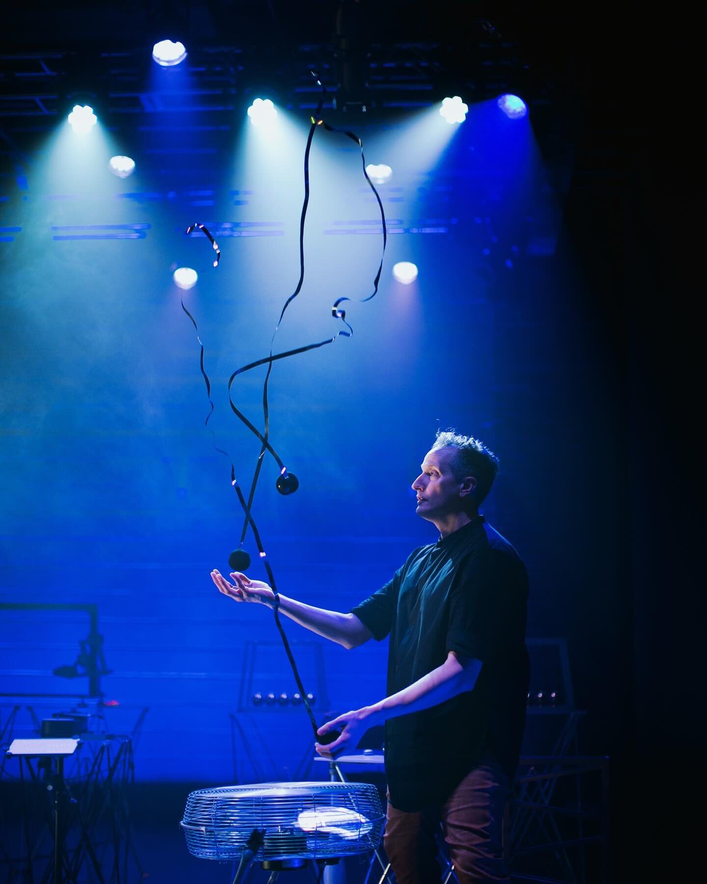 Only two weeks away from the return of REFLEX: Unraveling 4,000 Years of Juggling starring the world renowned juggler and visual artist Jay Gilligan. Playing Off-Broadway at Baruch Performing Arts Center on 25th and Lexington from October 11 - 22, 20