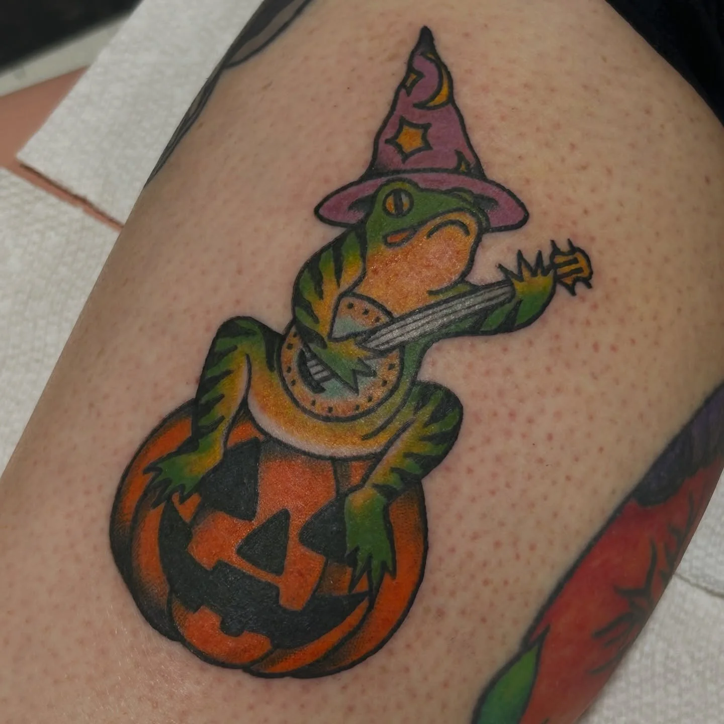 Wizard frog from my flash for the lovely @se_rae_tonin from today! I&rsquo;m so excited I got to do this one 😭💖