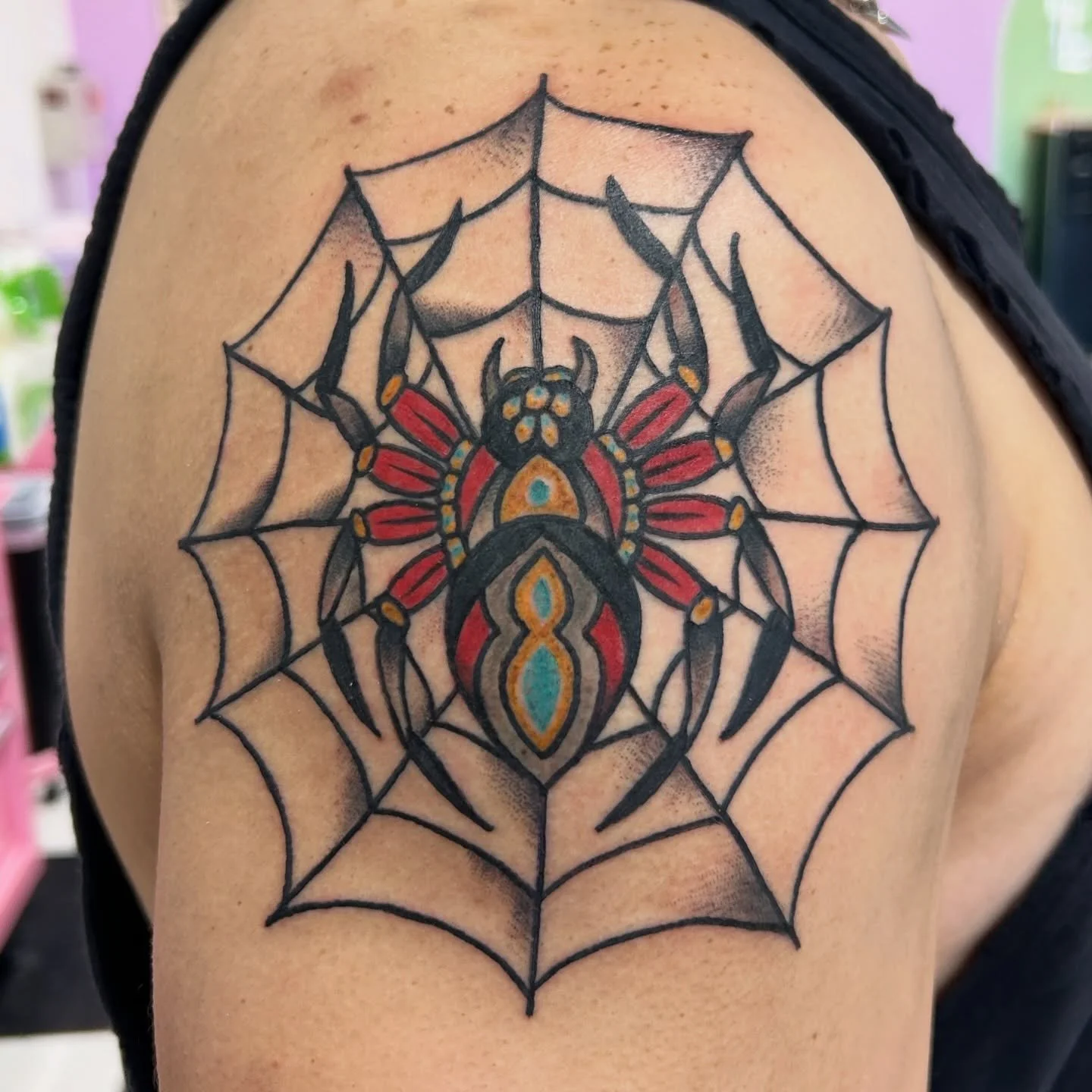 A cool spidey boi for @alejandro_efrain_vazquez from today 🕸️🕷️ always great hanging with you and Fugee 💖