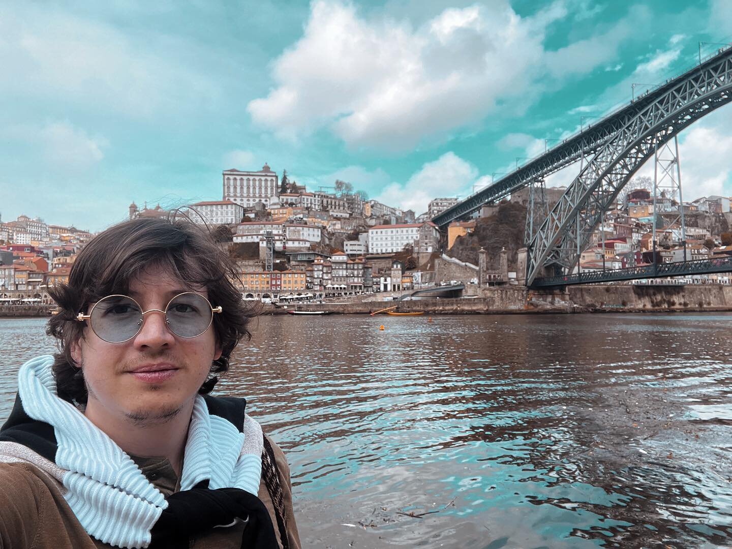 Bye bye Porto. It was a good experience, delicious food and wine. Now let&rsquo;s go and make some music 🎶 

#porto #portoportugal #travel #composer #conductor #musician #travel #viaje #viajar #inspirational #food #europe #instago #instamood #instag