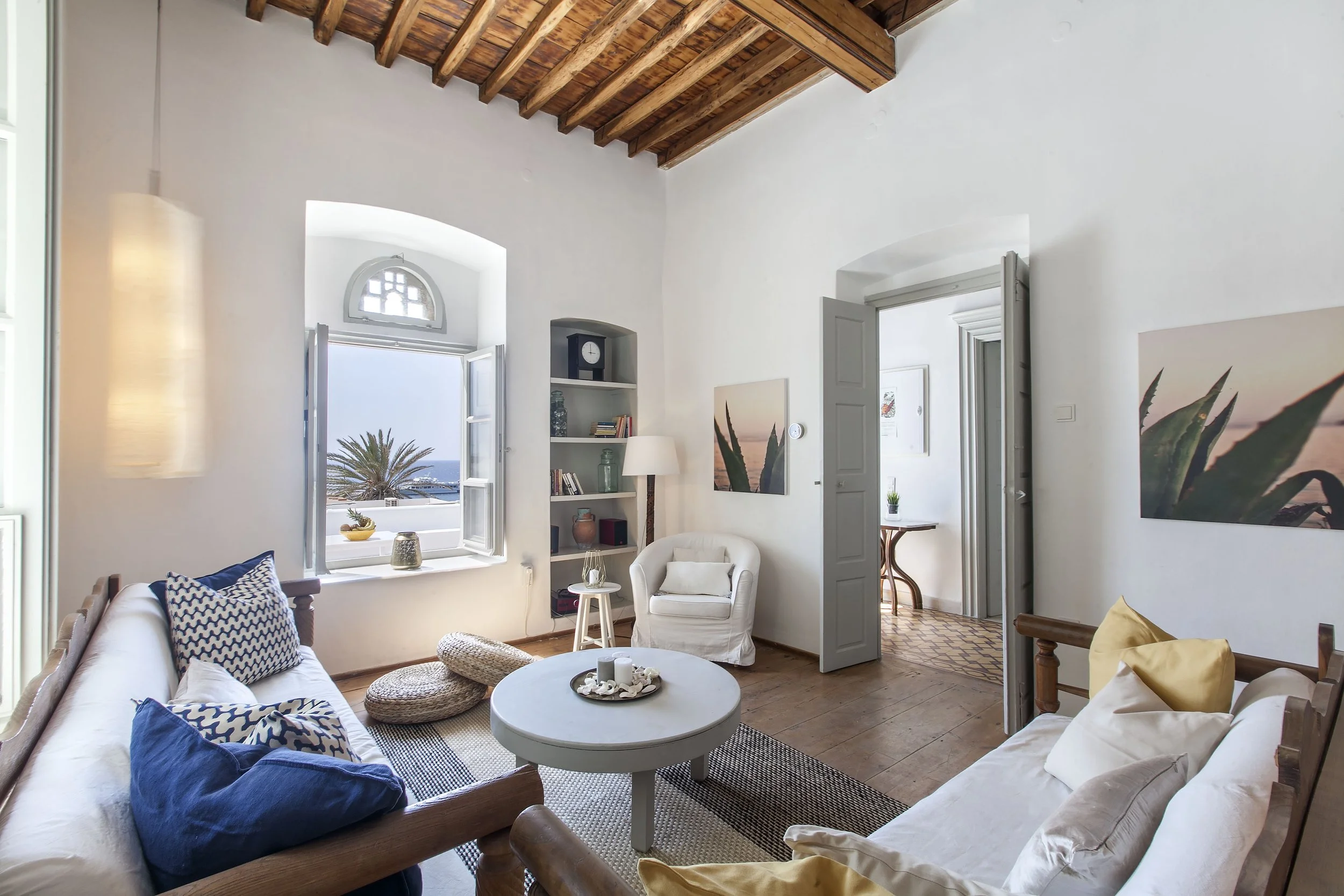 Villa Josephine-Dining Room 4-Town-View-Traditional.jpg