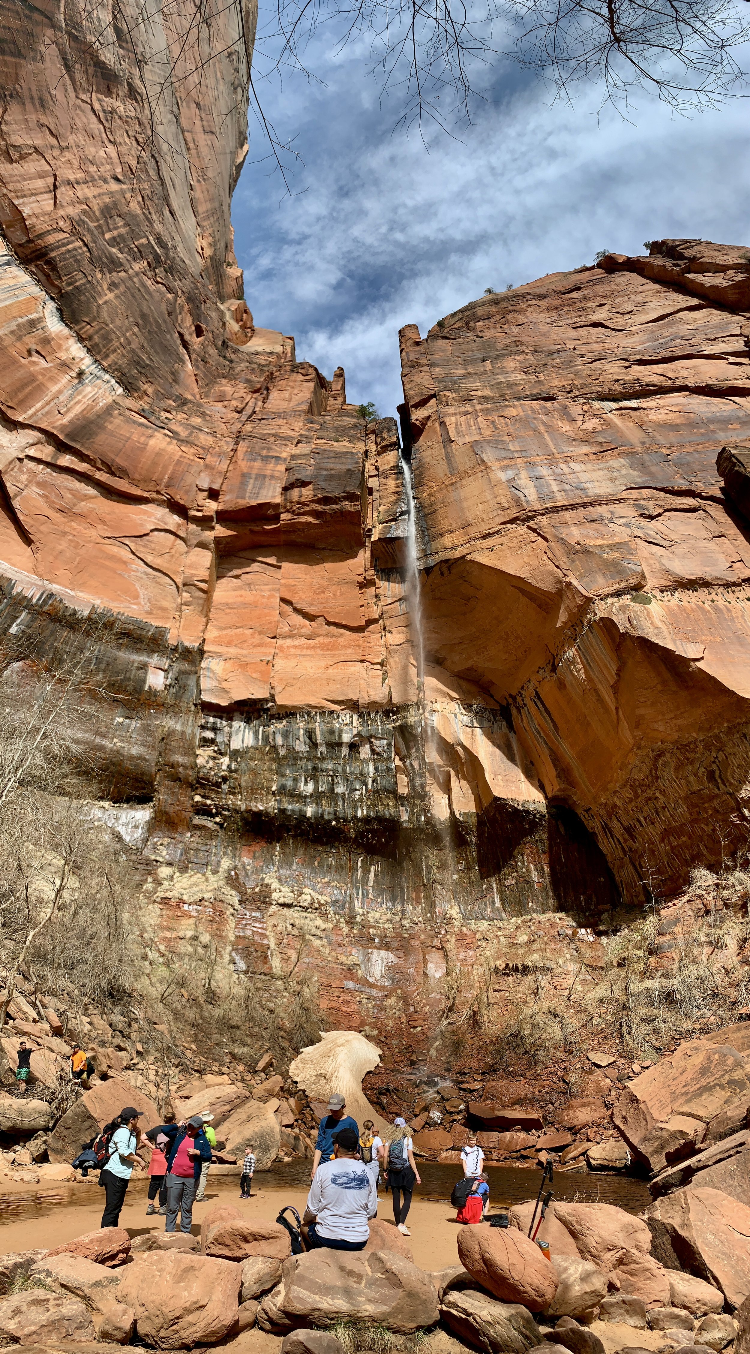 Middle Emerald Pool... click to see the full image.