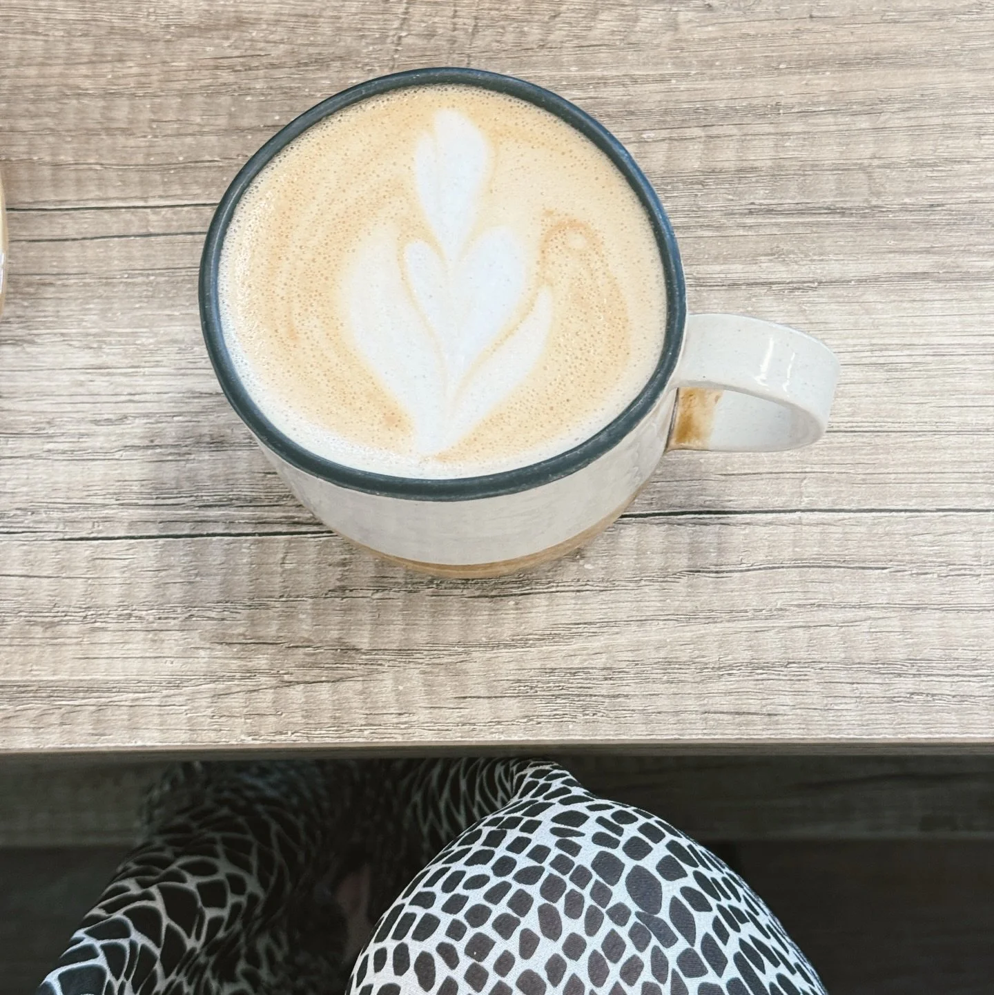 (Az 🕊️✨) nature has a way of decluttering my thoughts&hellip; and inspiring me to reset

my Spring reset 🍰✨👒☁️🌷

Digital
Photos- daily delete app
Google subscriptions - the new manage subscriptions option 🙌🏻 
Emails
Clean out sock drawer
Clean 