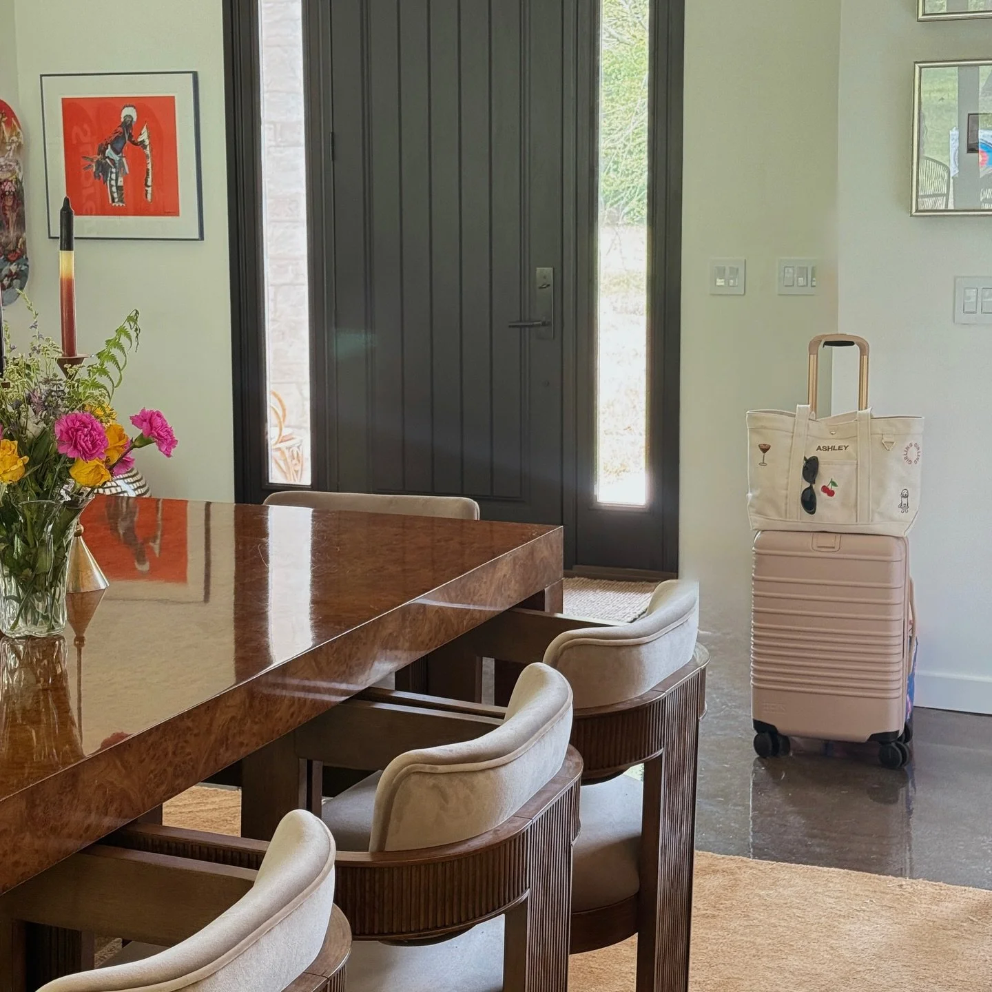 It&rsquo;s never lost on me, I have the veryyy best friends.

kind, giving hearts who&rsquo;d do anything for others and want nothing more than unity. 

I&rsquo;m rich in the most important things in life. 

love, laughter, and loyalty🌀