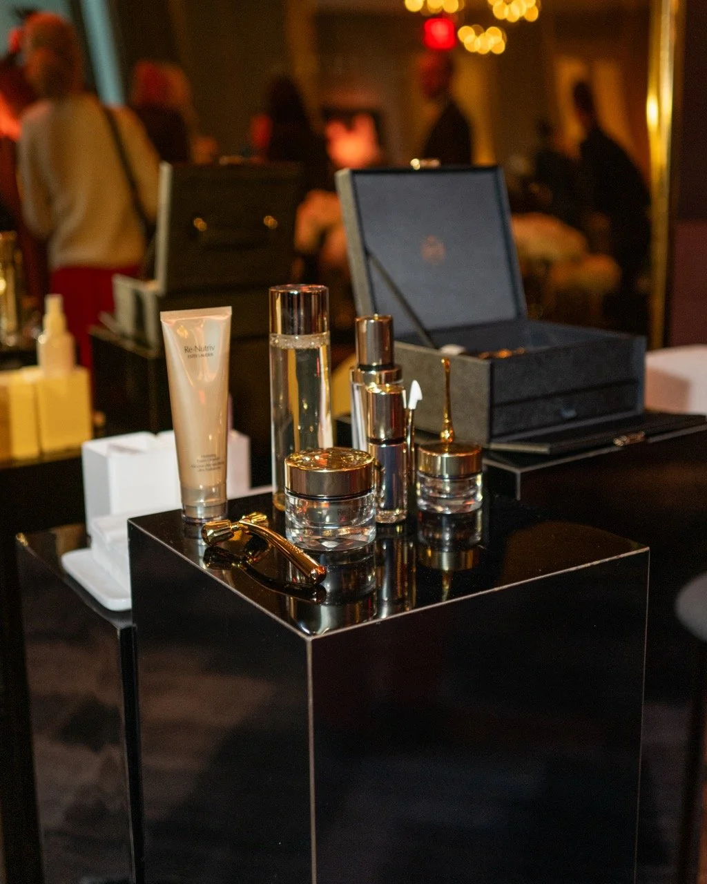 2023_1206_Estē Lauder_R2-5 Large.jpeg