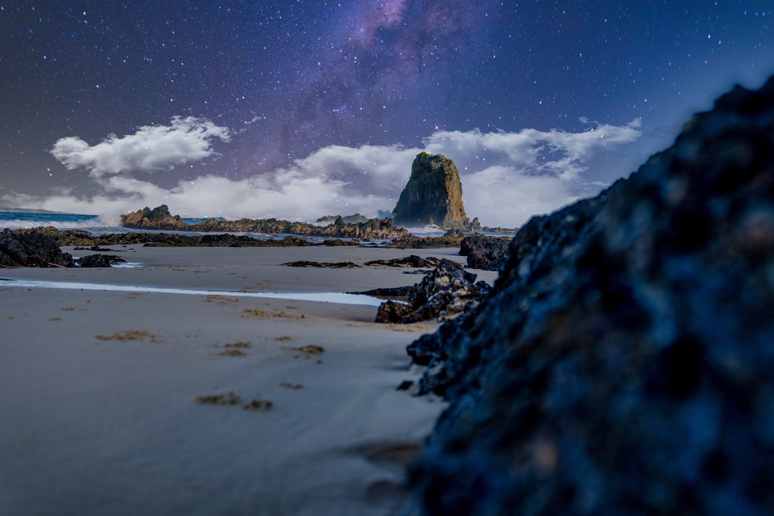 Famous South Coast Icon - Glass House Rock during Astro Season!