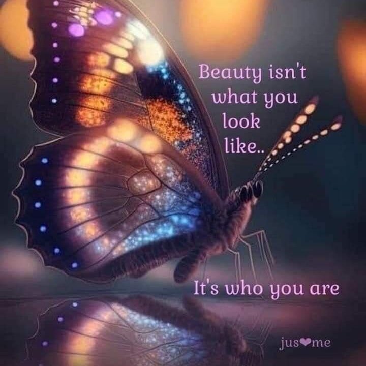 #FridayVibes 

Beauty isn't what yoy look like.  It's eho you are.

#selfcare #saltroom