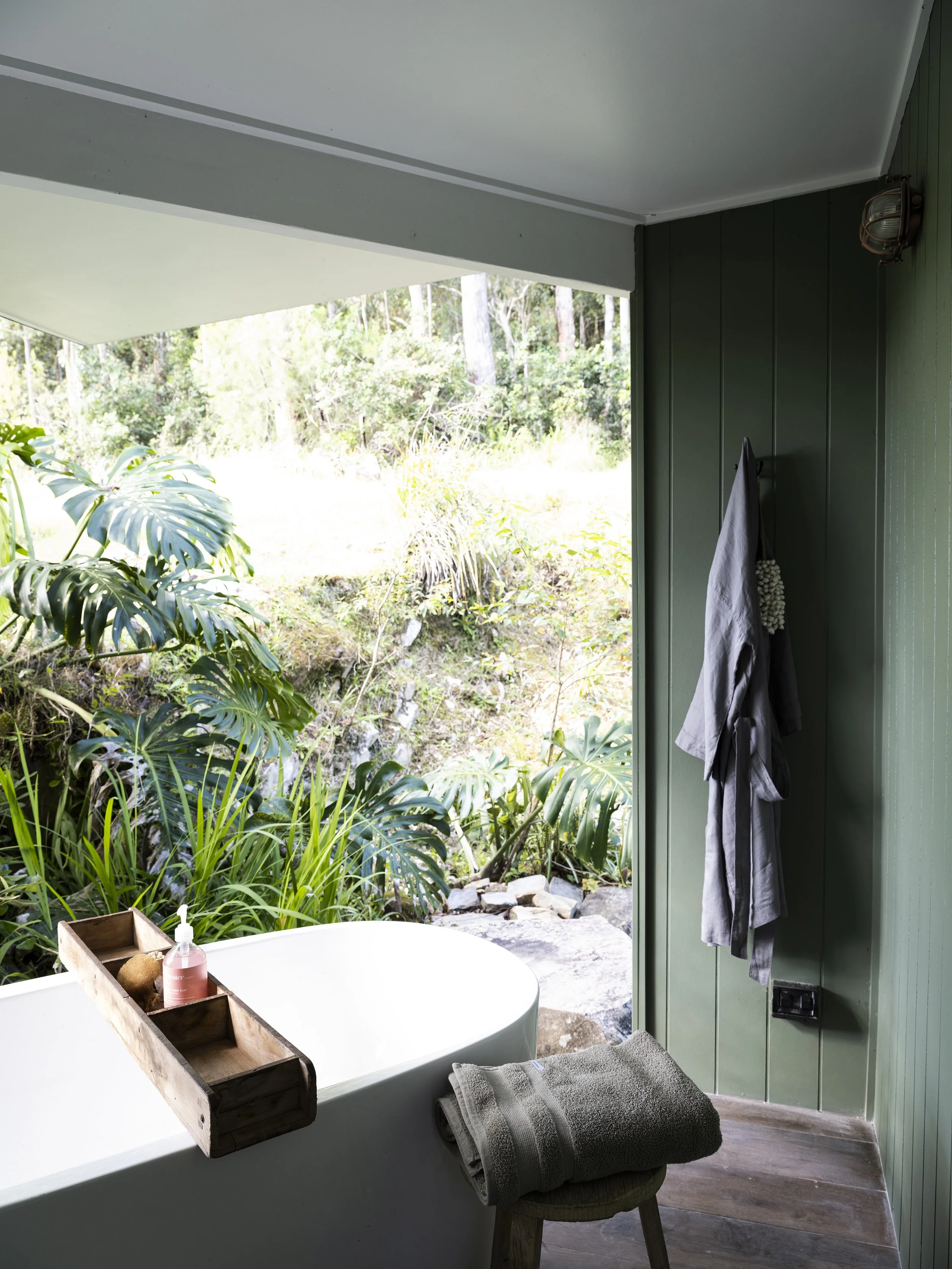 Private outdoor bath at Seals Way retreat nestled in the Myall Lakes bushland