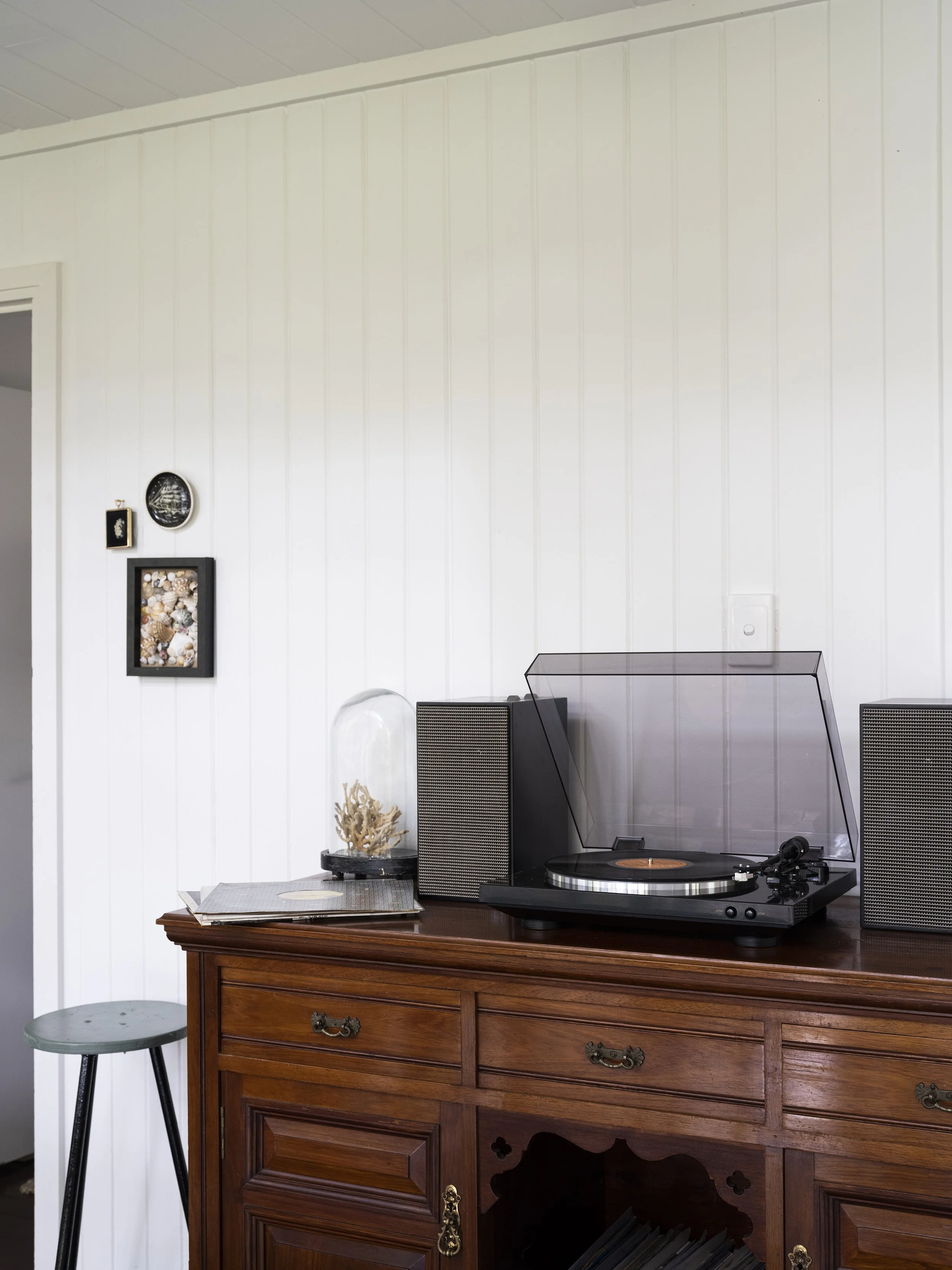 Nook at Seals Way featuring antique wooden desk and retreat vibes