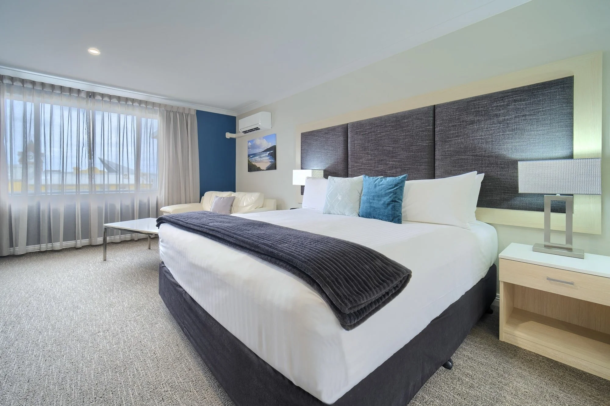 albany-motel-and-apartments-albany-hotel-accommodation-king-suite-3.jpg