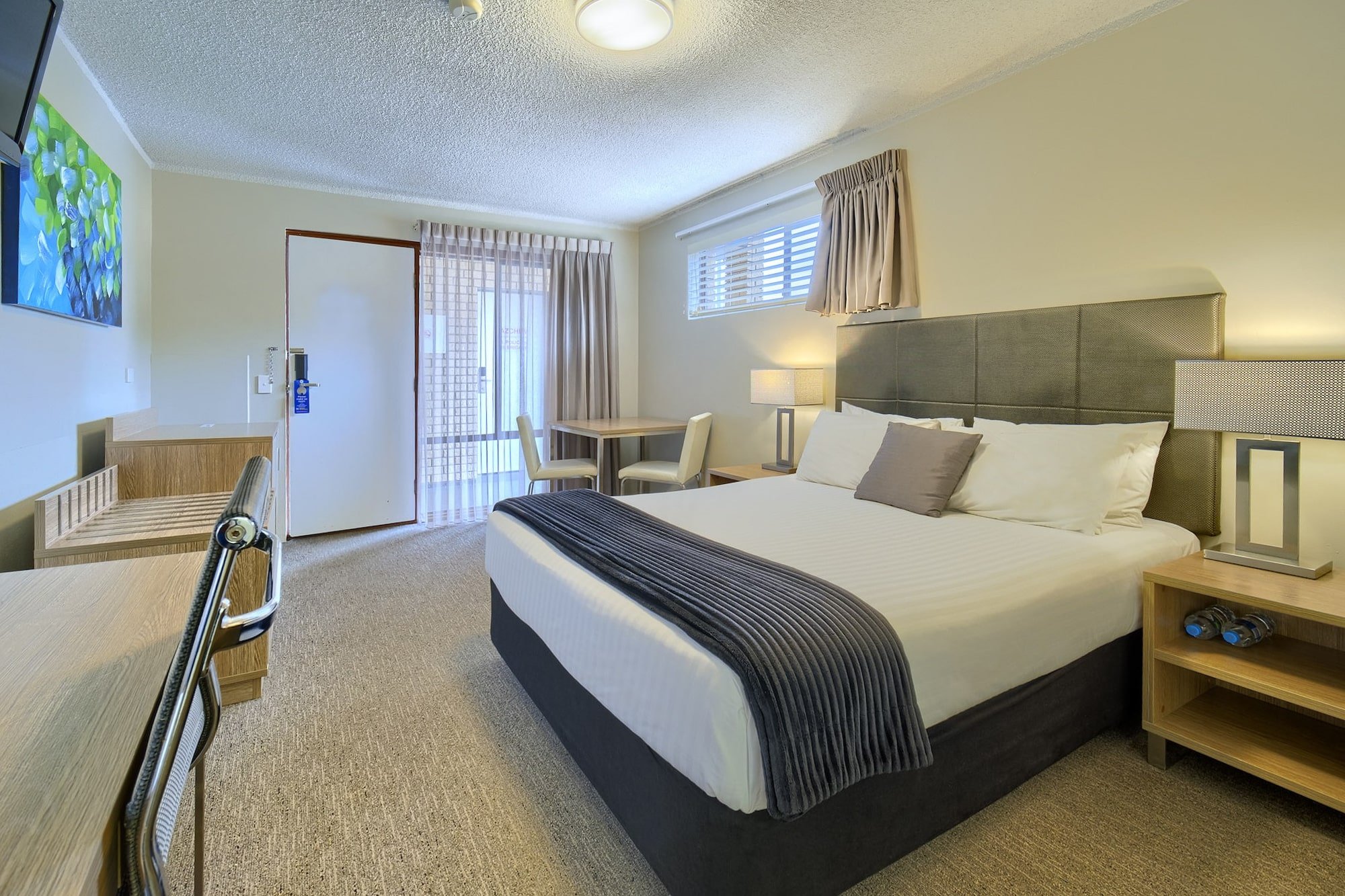 albany-motel-and-apartments-albany-hotel-accommodation-2-bedroom-family-room-2.jpg