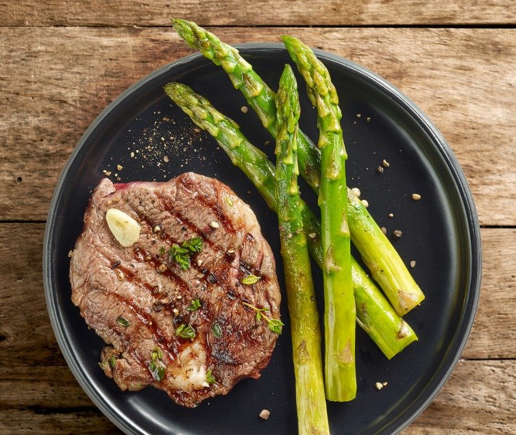Treat mom this weekend with a special grass-fed steak &amp; asparagus dinner! 😍 Our striploin steaks are 20% off when you buy two or more, and we have beautiful, fresh, and organically grown asparagus available! Local steak &amp; asparagus = a perfe
