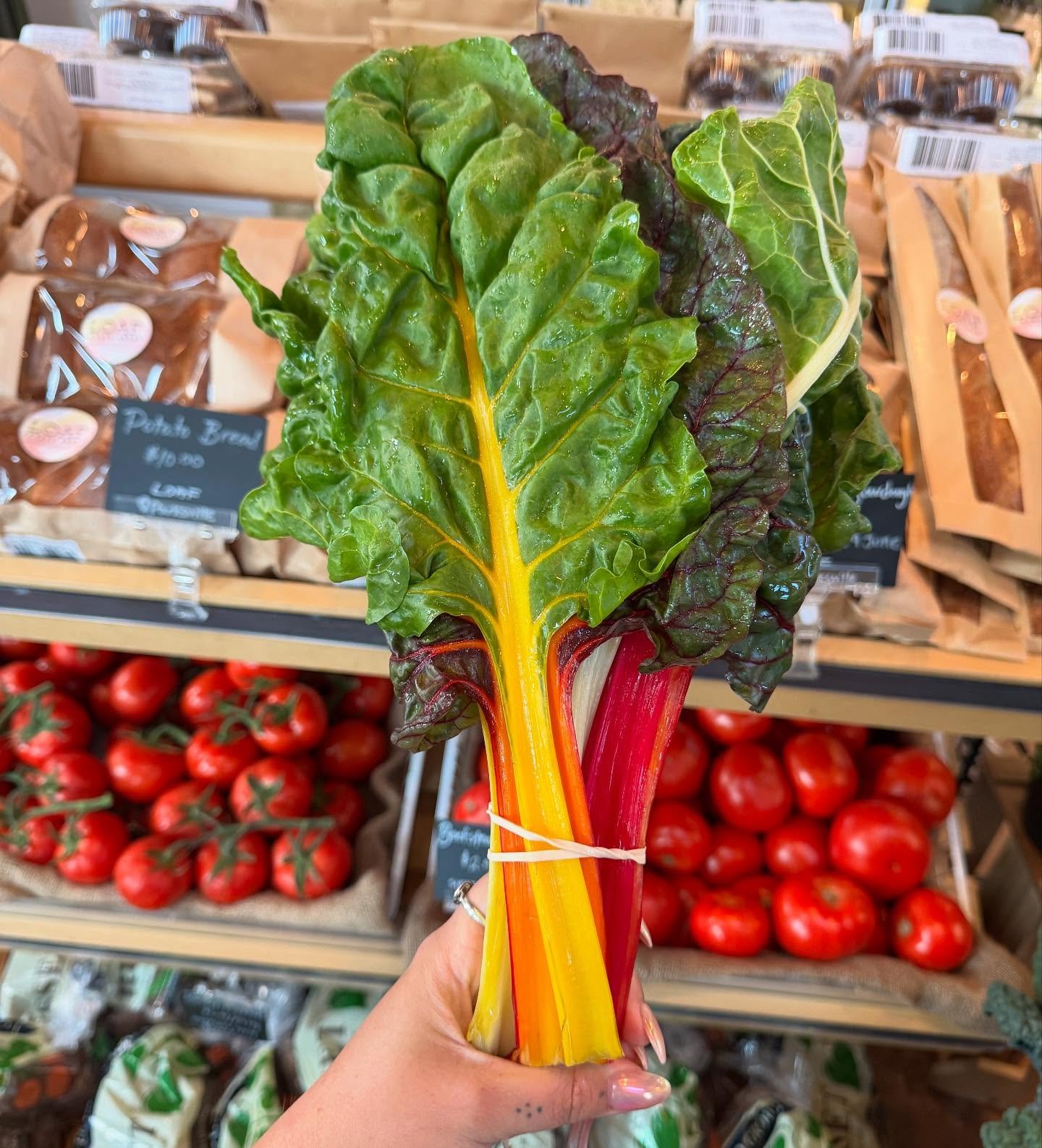 Another Thursday in the market is behind us and phewf, we are sure feeling that busy summer energy!! ☀ 
 
Our shelves are packed with 100% Island Grown produce from ten different farms and growers between Saanich and Courtenay!
 
Currently stocking s