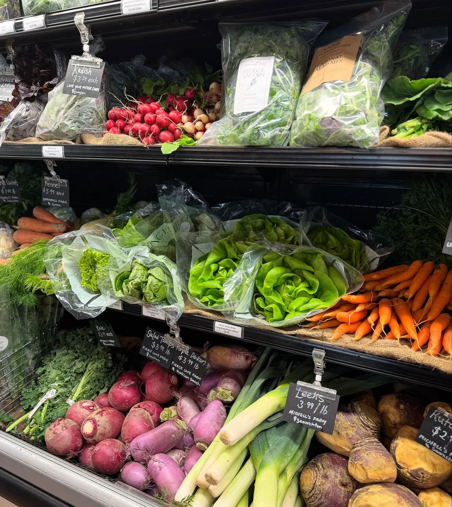 It's a new week in the market, the dust is settling after last week's Thanksgiving hustle, and our shelves are stocked up with 100% Island Grown Food! 🌱
 
🍁 Autumn abundance is here! We are carrying more than 15 squash varieties, 14 varieties of gr