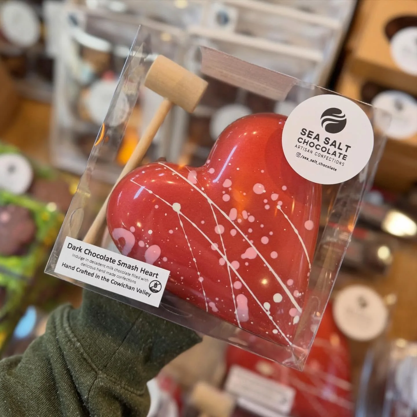 TGIF!!✨ 
 
Valentine's day is tomorrow, and we've got you covered with plenty of sweet, locally made treats! 💘
 
PLUS we've got lots of great ideas for your romantic dinner plans... NEW - marinated whole spatchcock chickens and skewers, our grass-fe