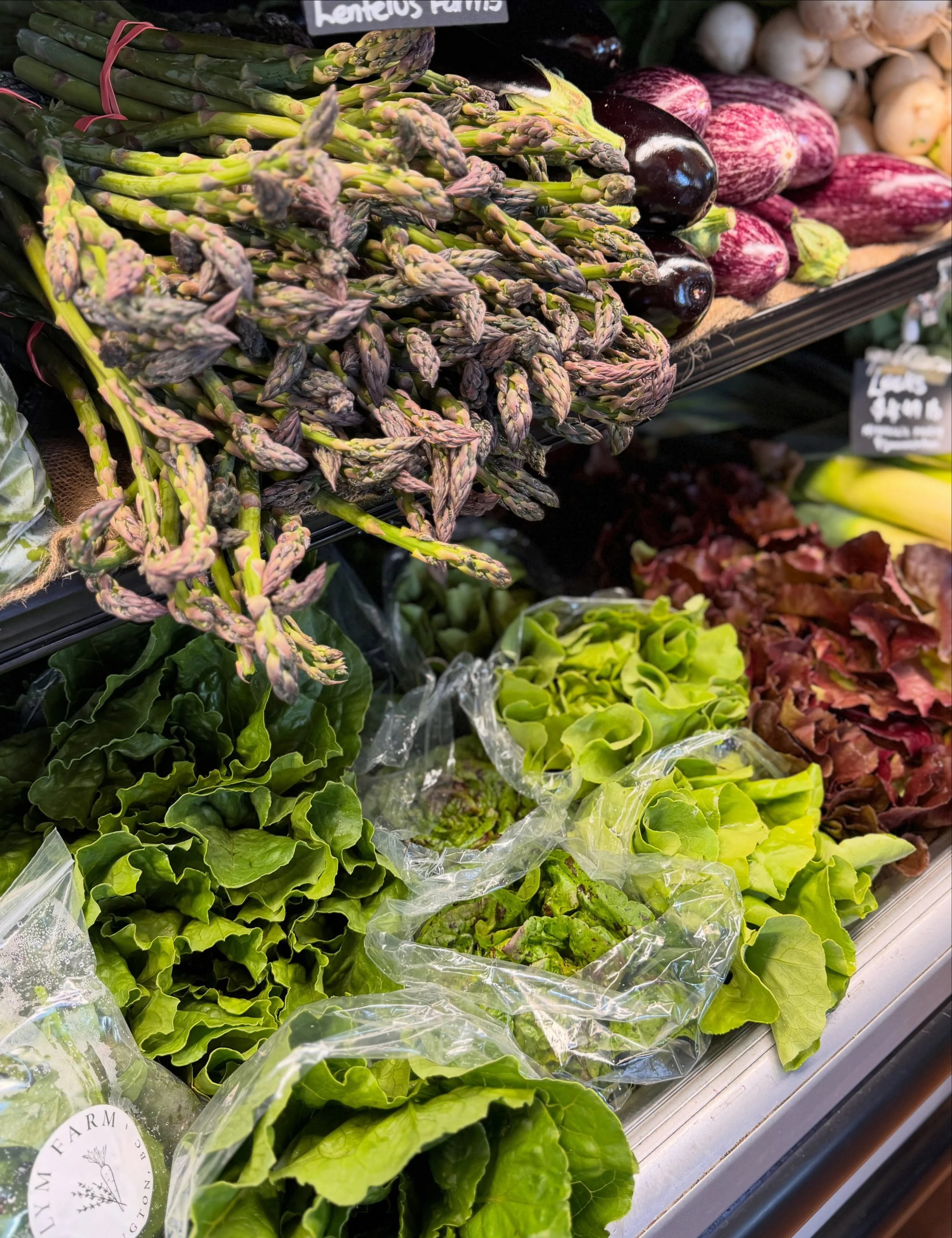 Happy Thursday! It's a new week in the market and we are fully stocked for May Long Weekend ahead ☀ 
 
👉 We have lots of our fresh,never frozen grass-fed beef in the cooler including steaks, ribs, roasts, ground and more! Packed yesterday, it doesn'