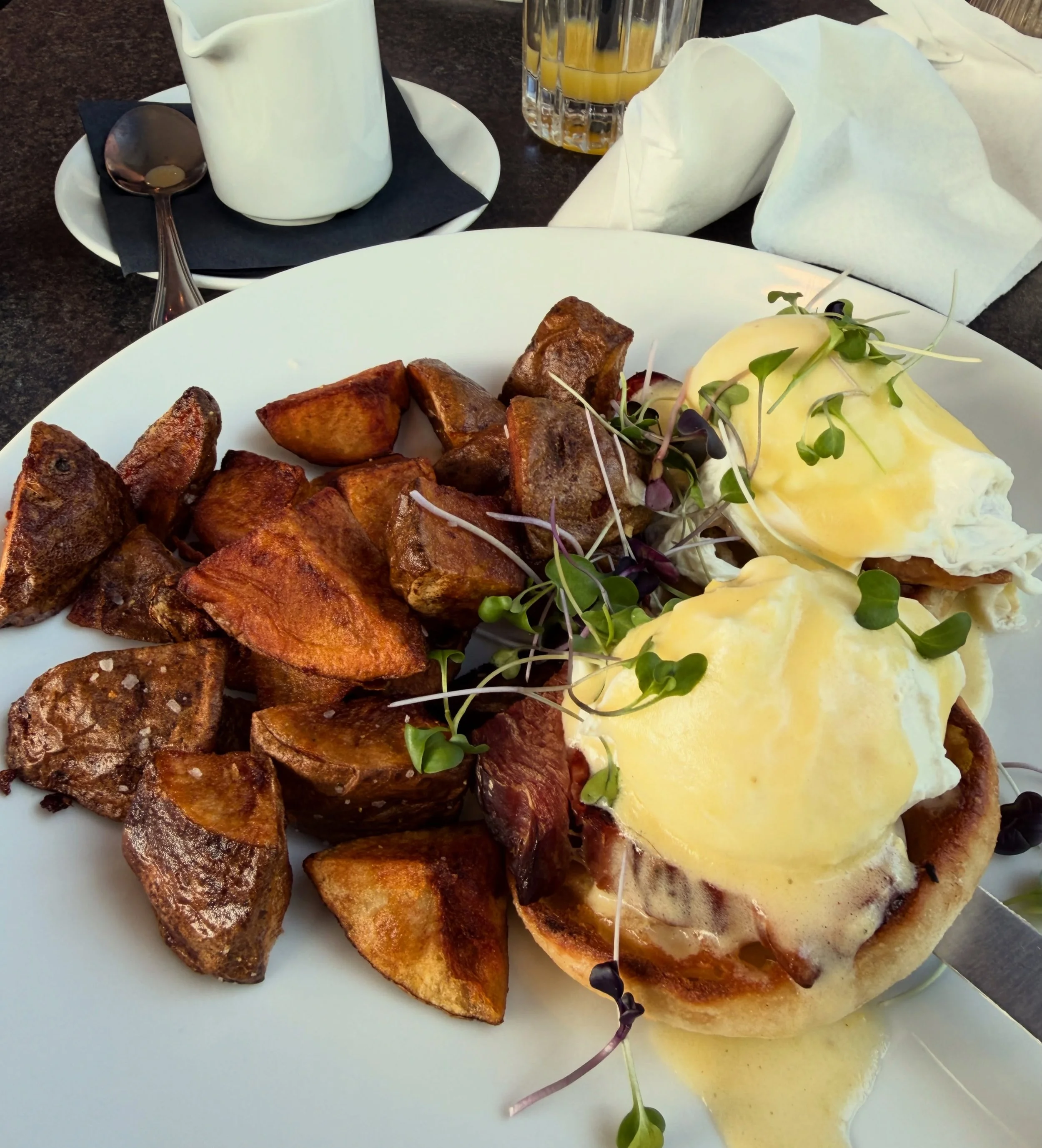 Enjoying our free range eggs for breakfast at @village_eatery after a quick pasture check at Hilliers Estate 🍳👌