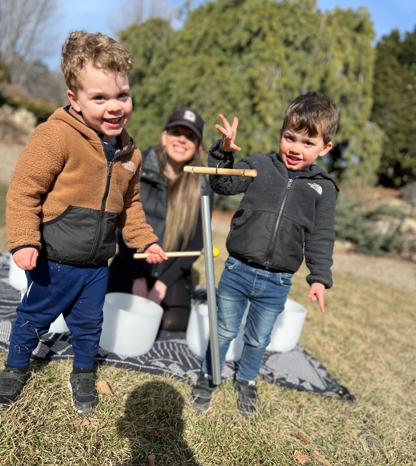 Did our Sunday sound service today over at the Peace Garden 🌲 Boys had a blast and kids and parents came and played with the bowls and listened to the sounds! Gonna keep following the vision and spreading the frequencies for whoever wants to listen 