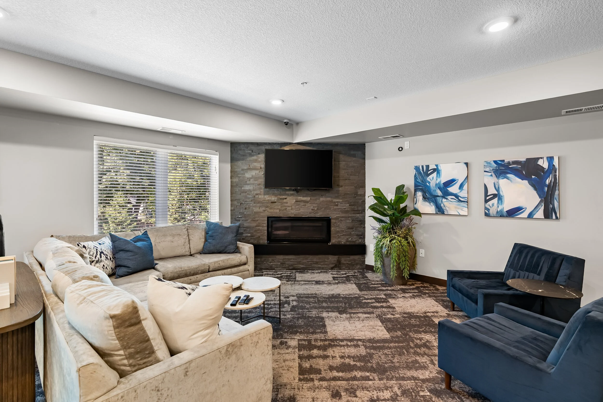 FireplaceLounge-1.jpg