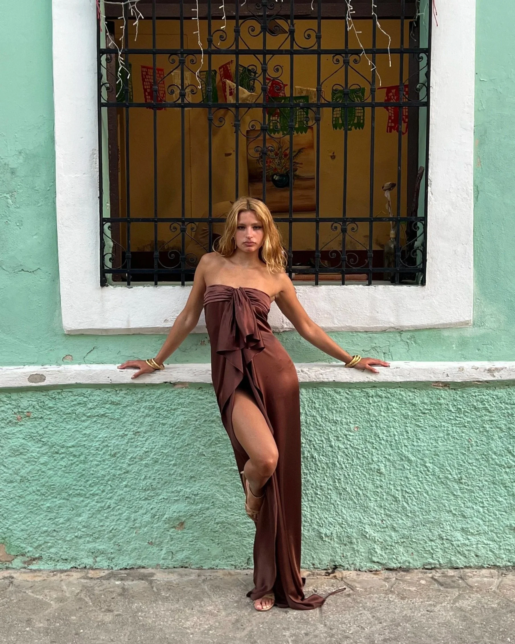 Porcelain Maxi Dress in Marron Foncé