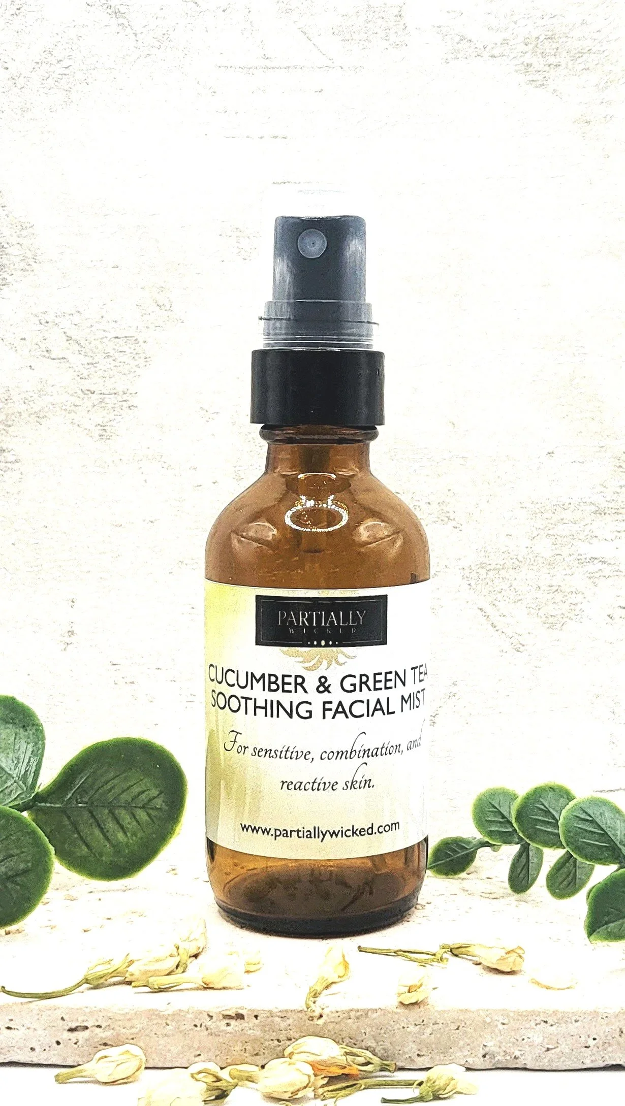 Cucumber+%26+Green+Tea+Soothing+Facial+Mist.jpg