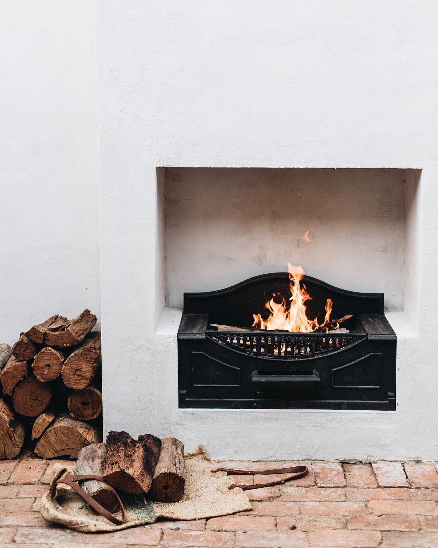 It&rsquo;s a gorgeous Autumn day here in Dubbo as we open the curtains and prepare the cottage for our guests. The fire will be set, blankets laid out and candles ready for a cosy night in. 

Are you visiting this season? We can&rsquo;t wait to welco