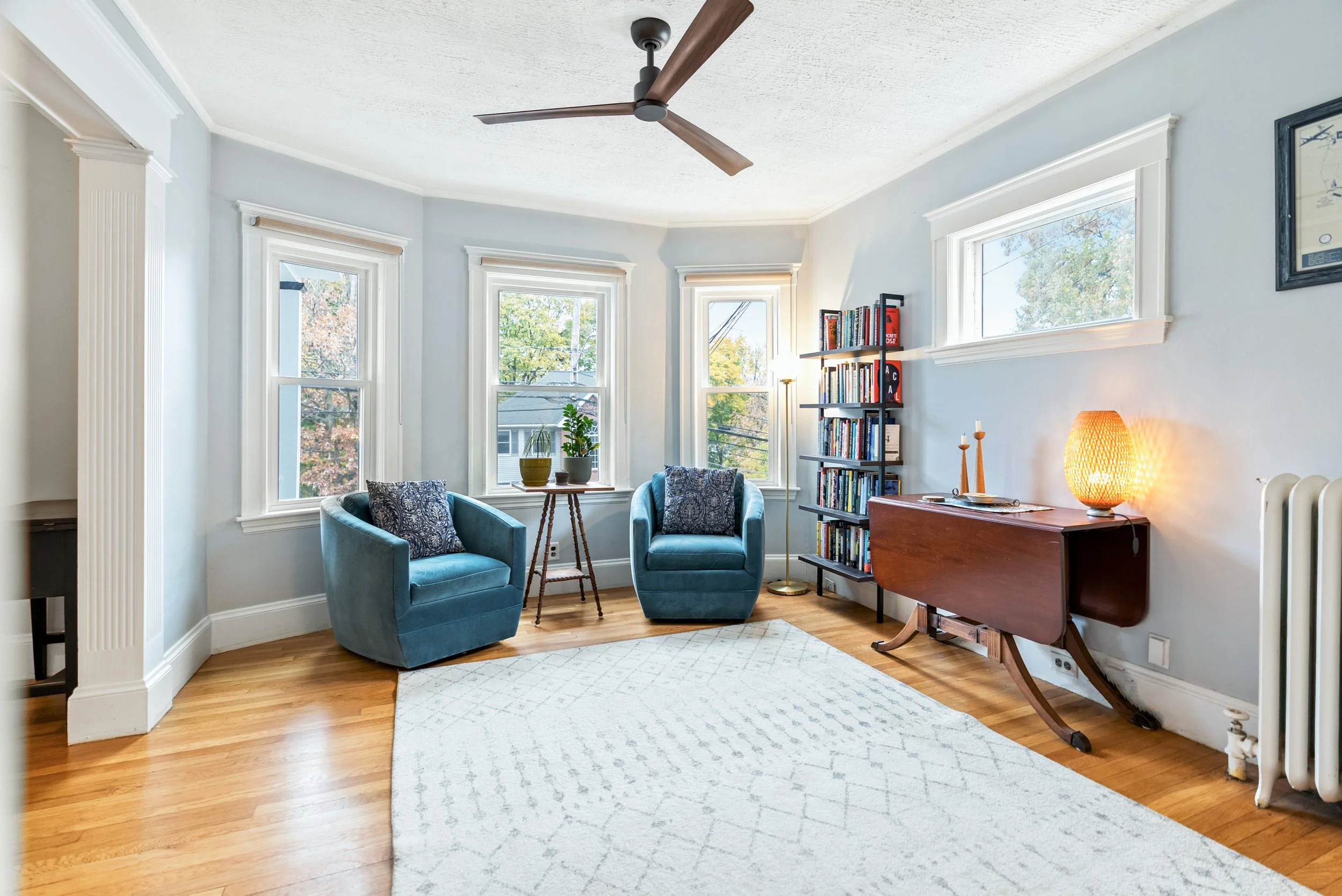 Living Room-9.jpg
