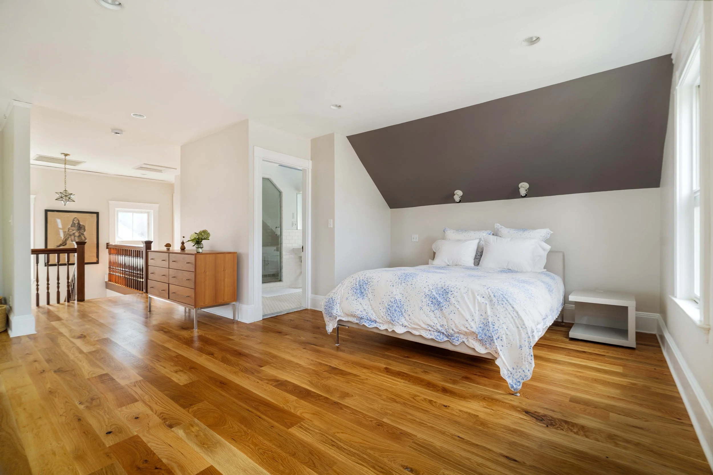 35 Primary Bed Bath-05846.jpg
