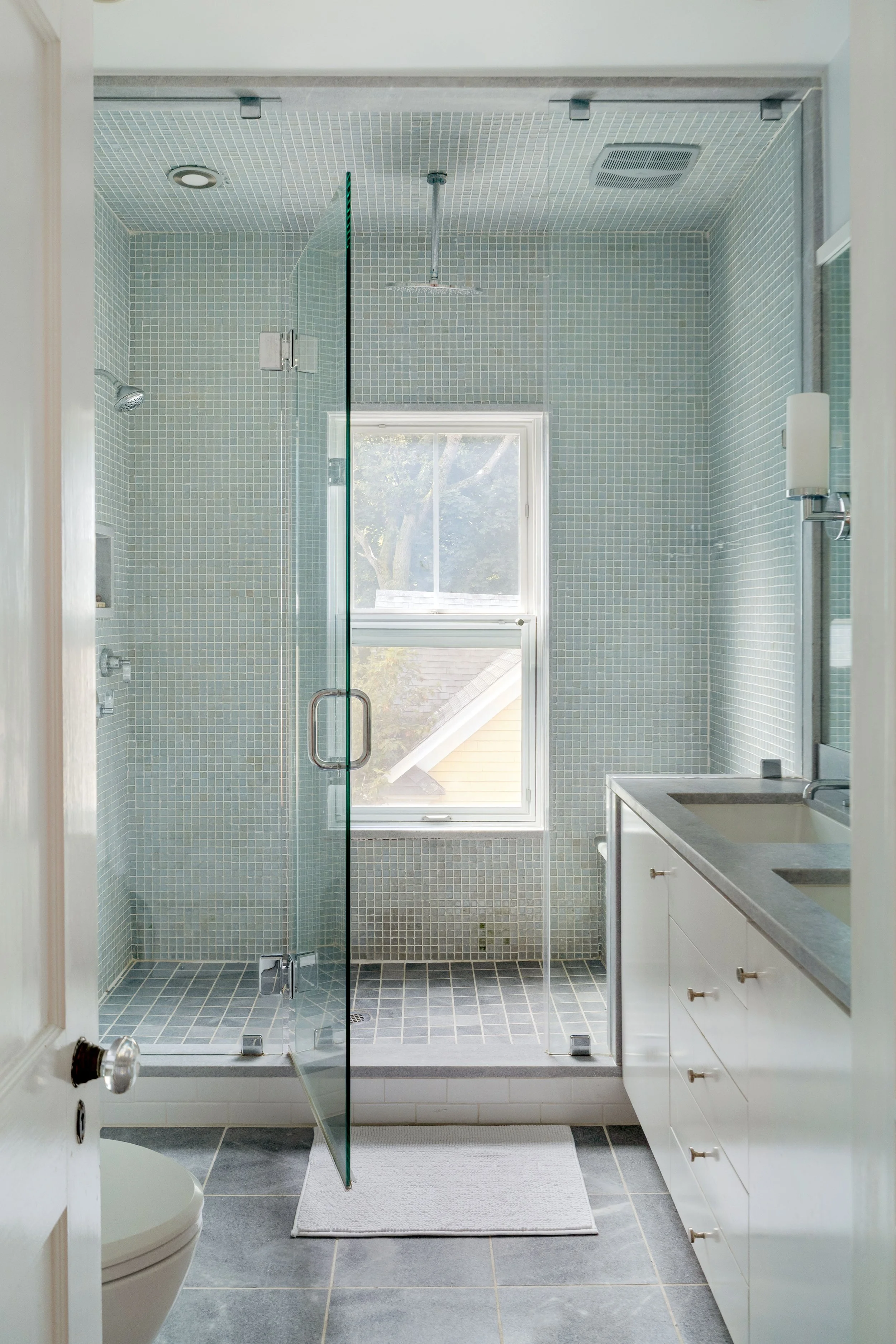 42 Bathroom-05779.jpg