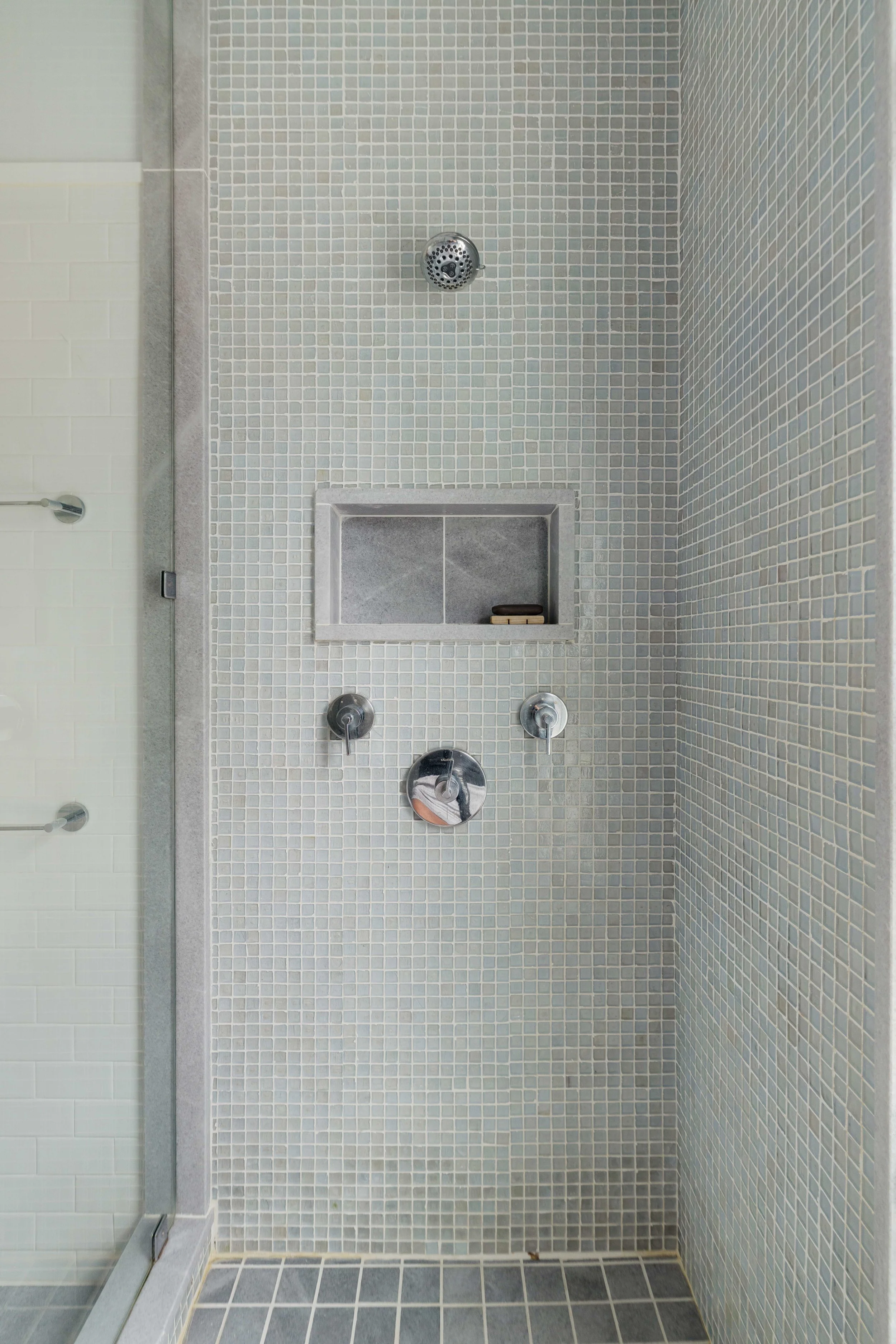 45 Bathroom-05803.jpg