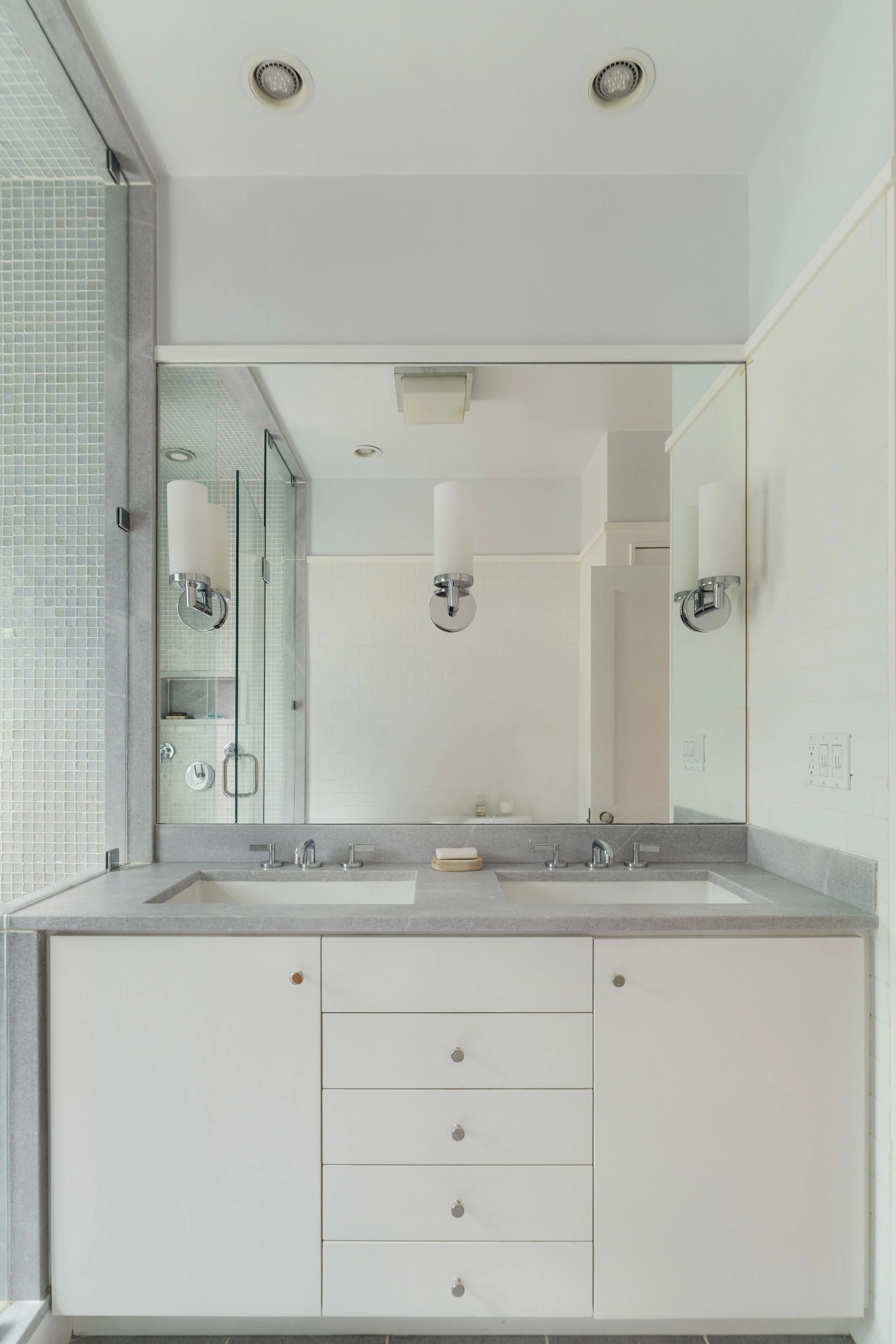 46 Bathroom-05807.jpg