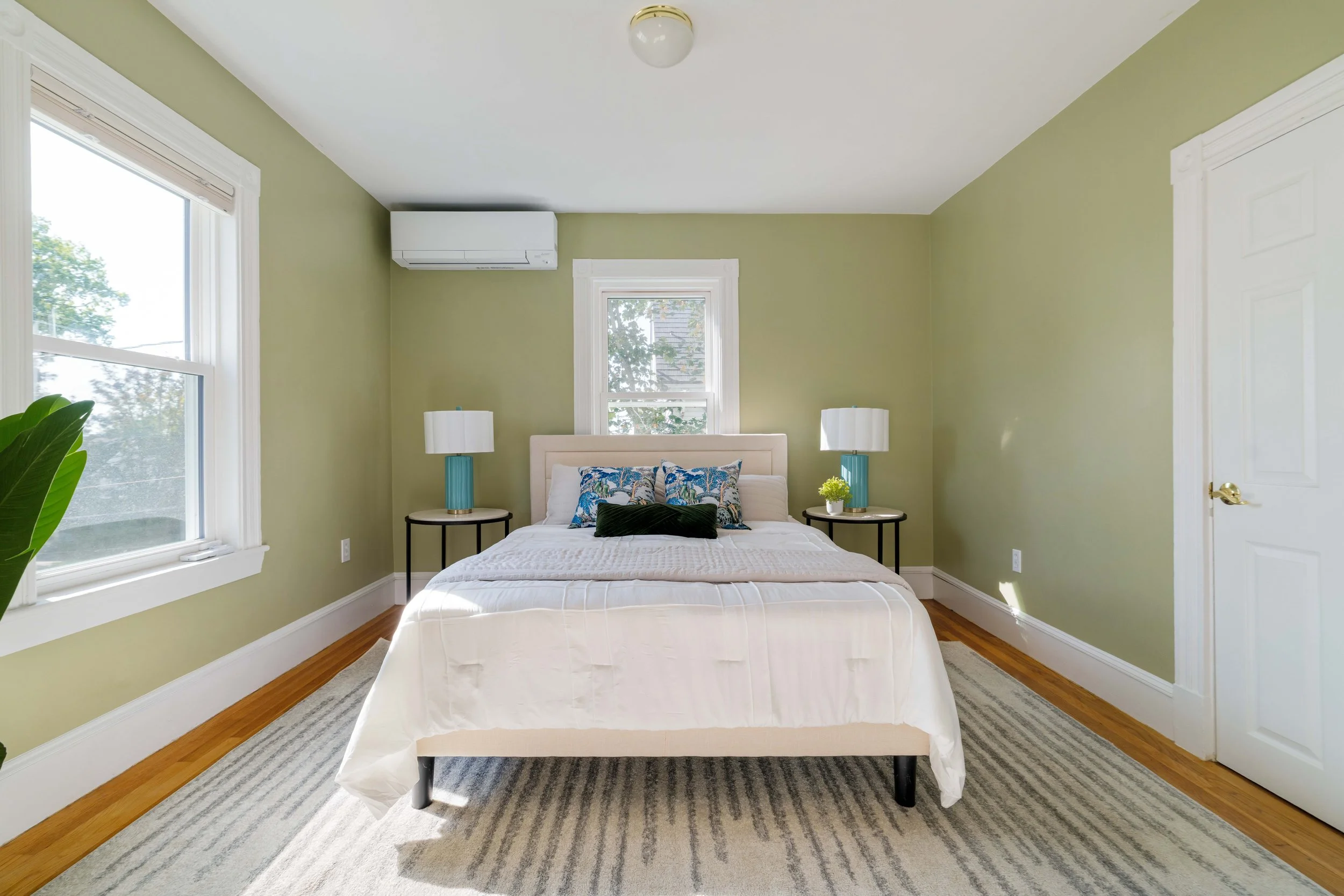 Bedroom 2-08389.jpg
