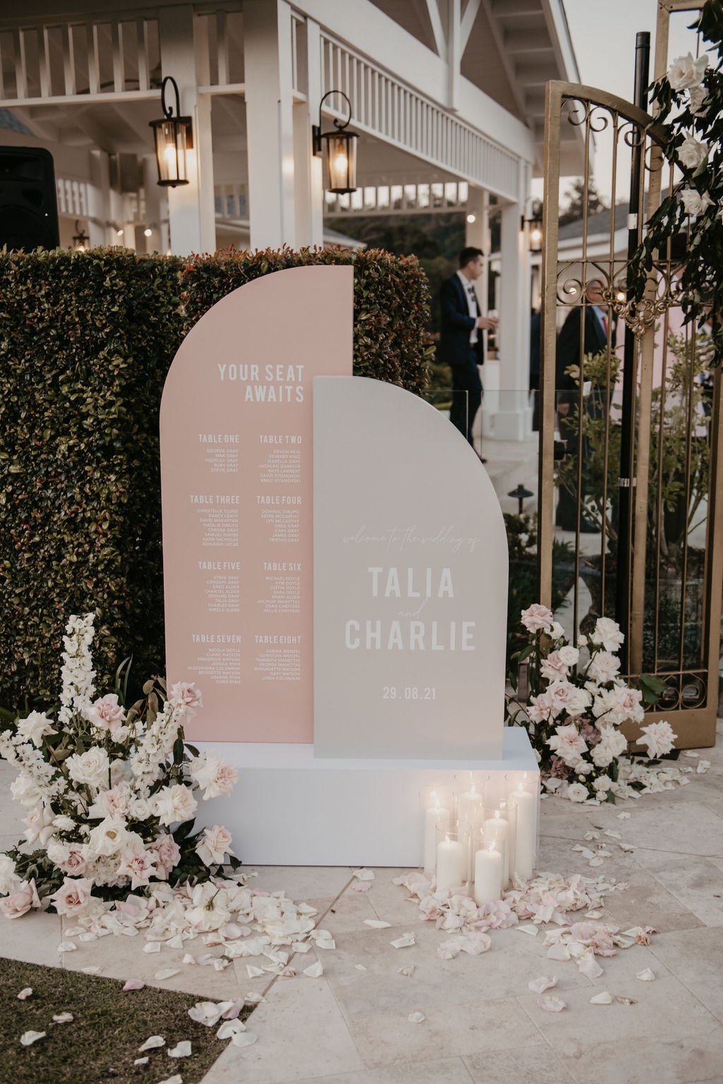 commonstudios-charlieandtalia-signs.jpeg