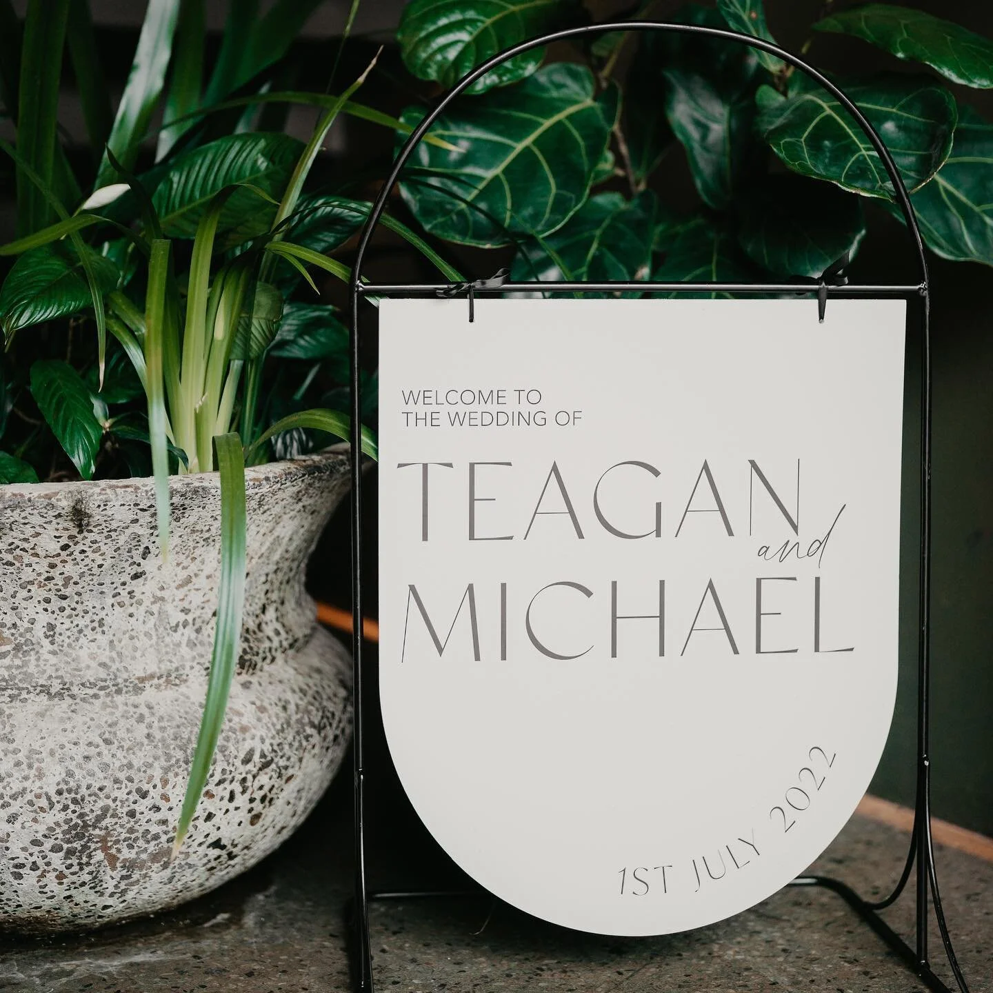The wedding of our dreams ✨
Custom signage and details for our amazing bride @teaganmyree

📸 @mitchbirchallstudios