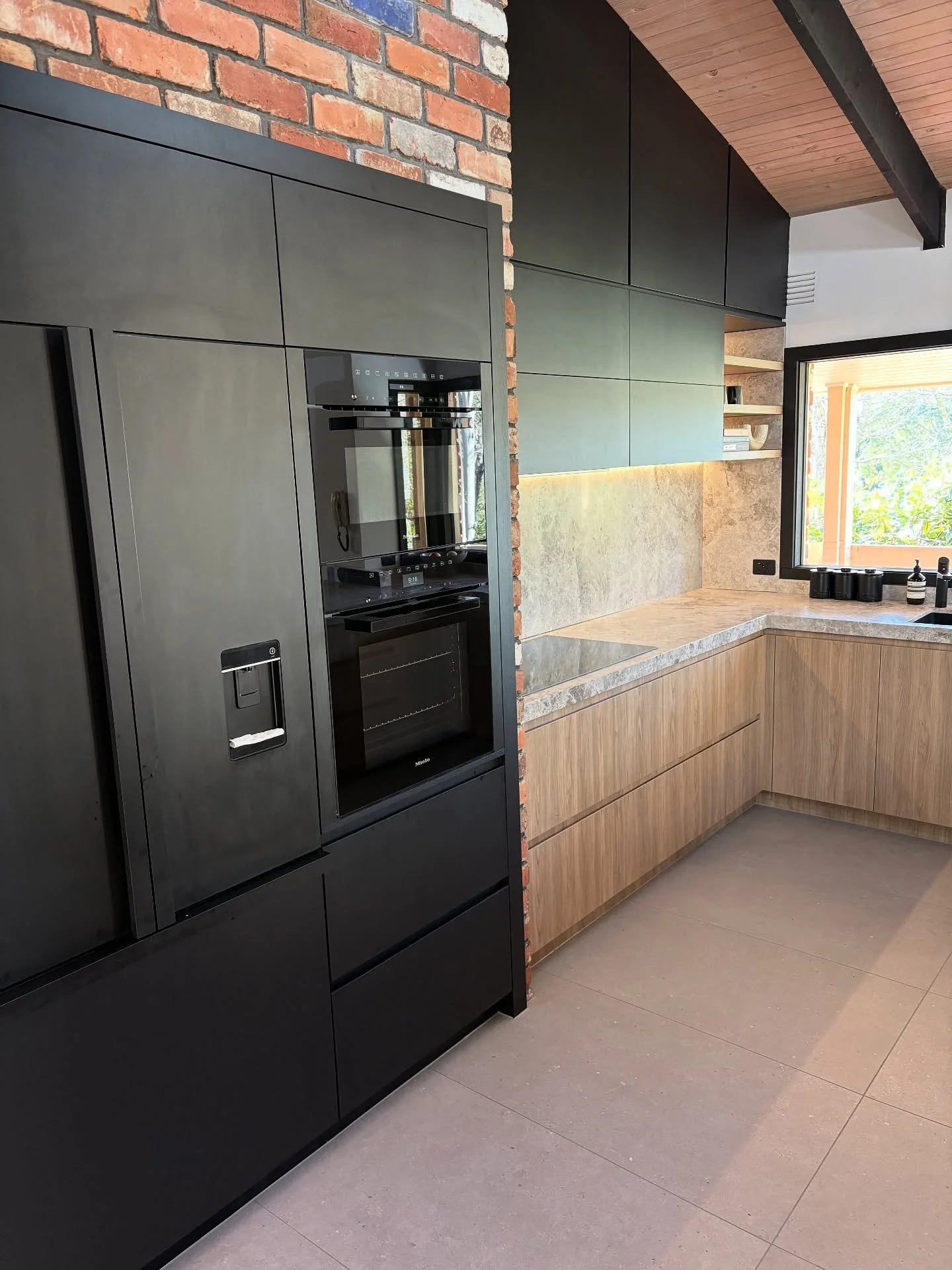 Kitchen renovation complete. The team installed:
- range hood
- sink and tap ware and Zip Tap
- connected water to the fridge 
- water and drainage for combi ovens 😍 

Melbourne construction plumbing. Progressive Plumbing Group.
