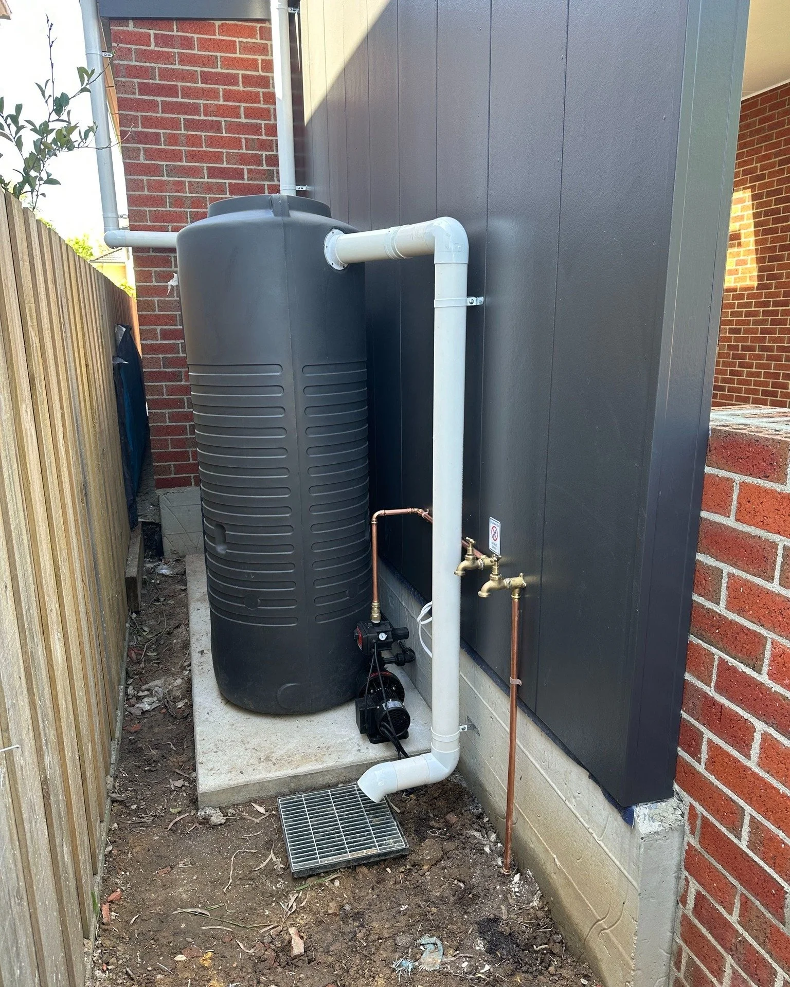 5,000 L rain water tank install 💦

Progressive plumbing group. Melbourne plumbers. Commercial and maintenance plumbing. Construction.