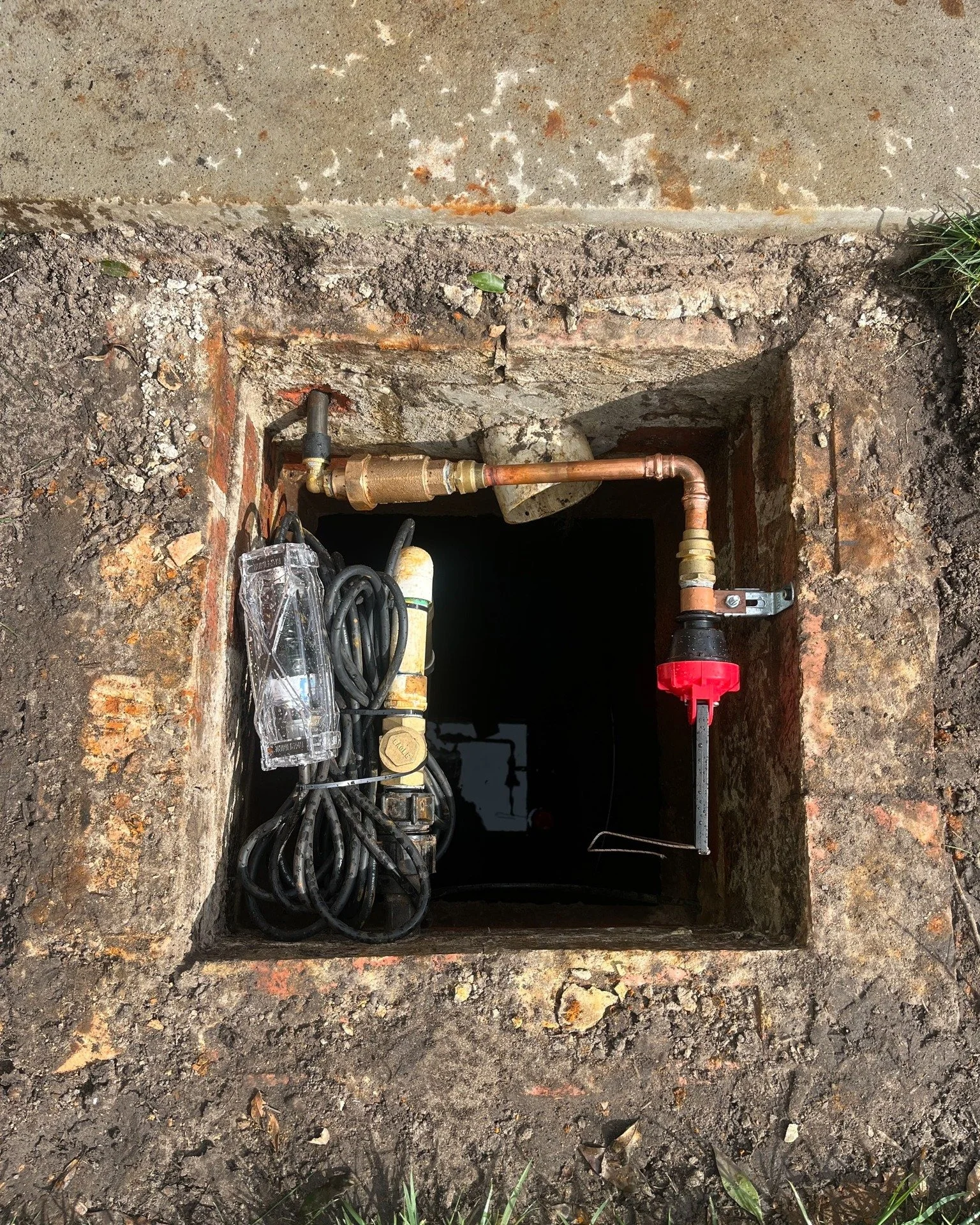 💦 Never run out of rainwater again!

A rainwater tank top-up device automatically switches to mains water when your tank runs low, so your garden, toilets or laundry keep running smoothly, rain or shine. 

Progressive Plumbing Group. Maintenance and
