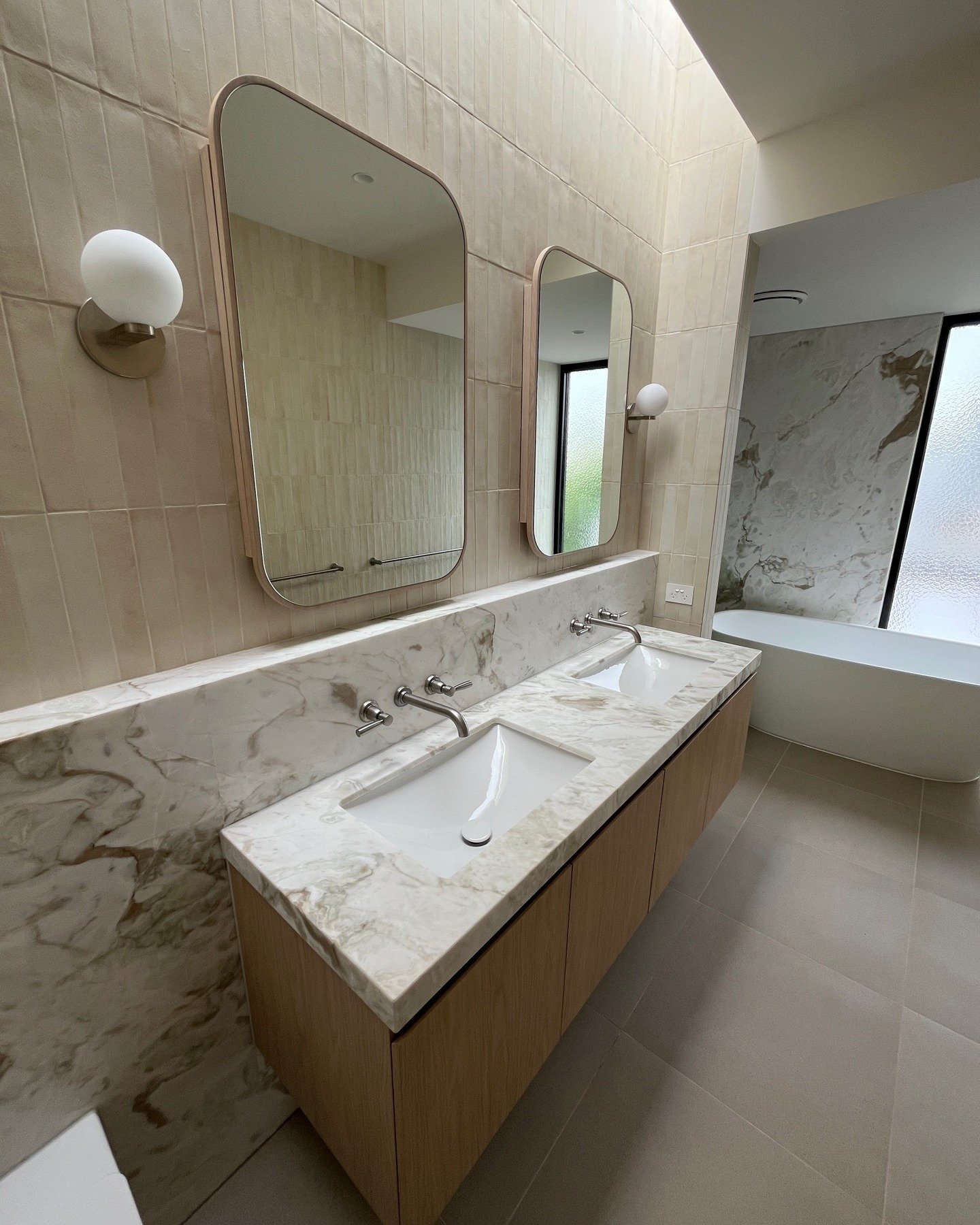 Bathrooms complete ✅
Recent full house renovation in Essendon. 

#Constructionplumbingmelbourne #bathroomrenovations #progressiveplumbinggroup