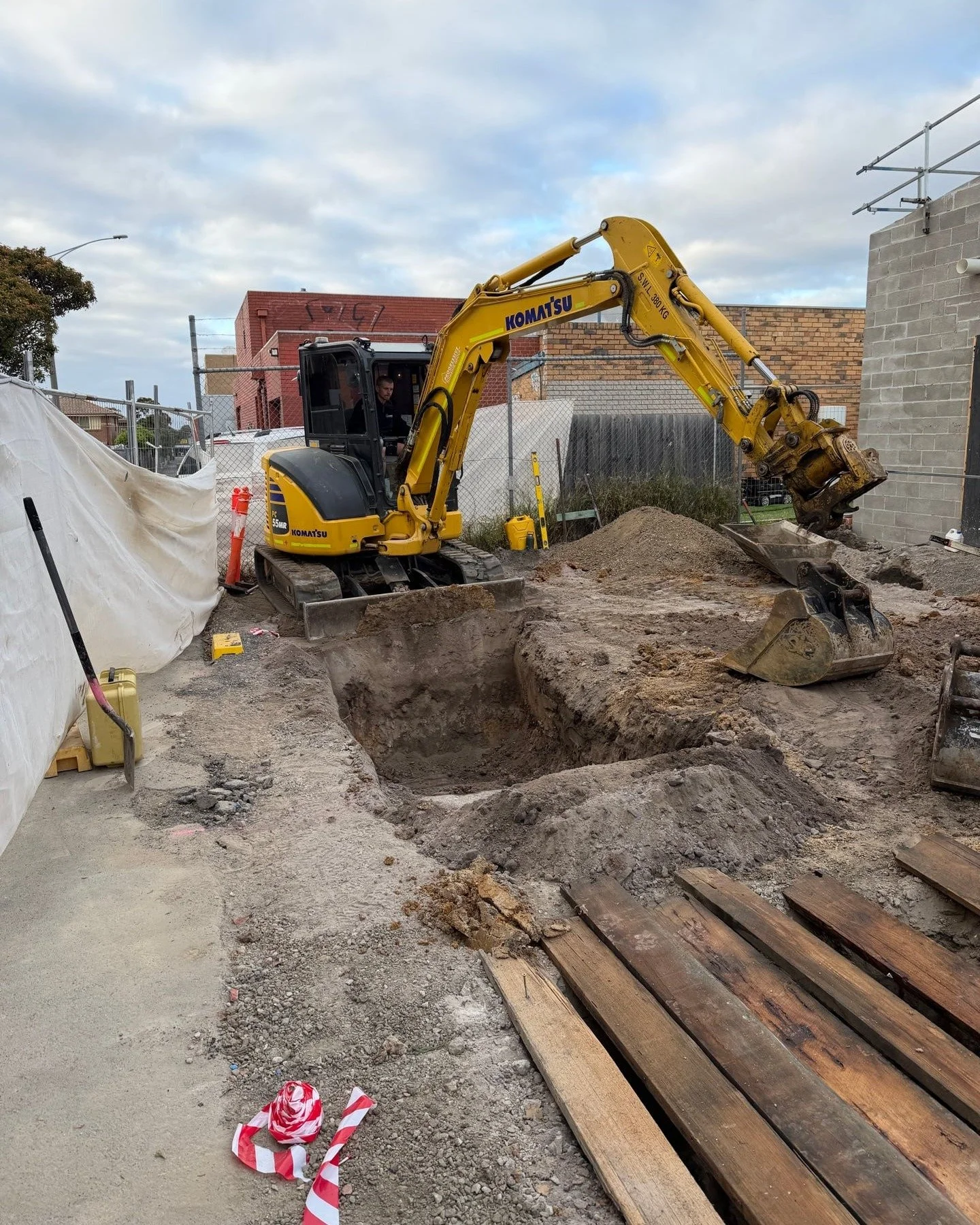 Grease trap recently installed in Clayton.

Essential for commercial kitchens to keep fats, oils and grease out of the drains and prevent costly blockages. Fats, oils and grease harden over time on the pipes, causing nasty blockages that can disrupt 