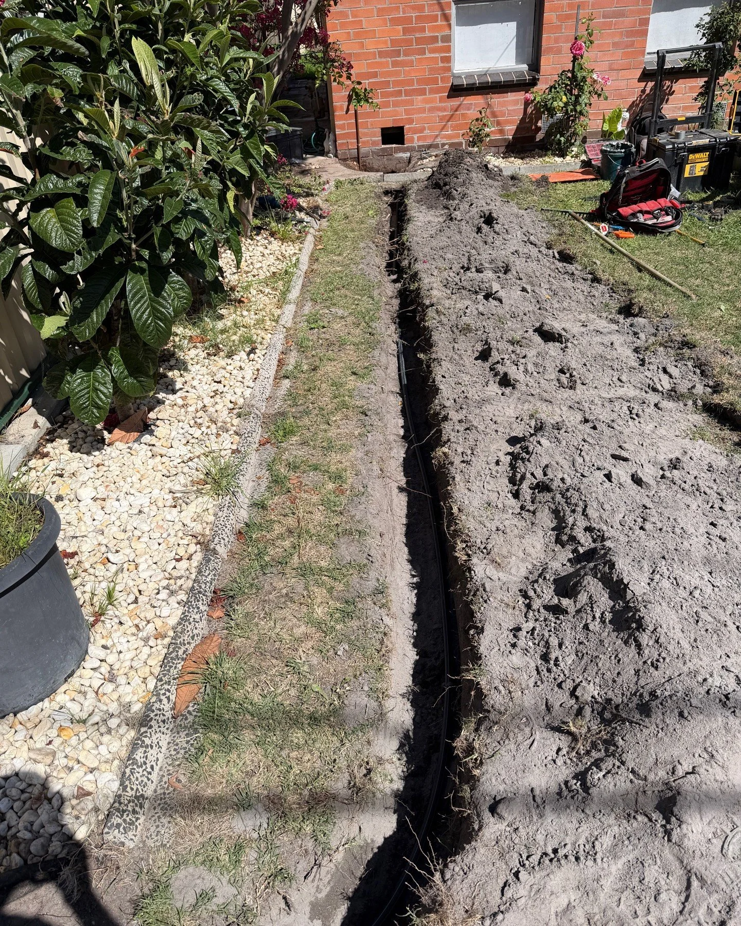 Water service renewal from the meter to the house.

The existing galvanised line was leaking, so it was replaced with copper and PE pipe for a reliable long-term solution. 

#progressiveplumbinggroup #melbourneplumbers #maintenanceplumbingmelbourne